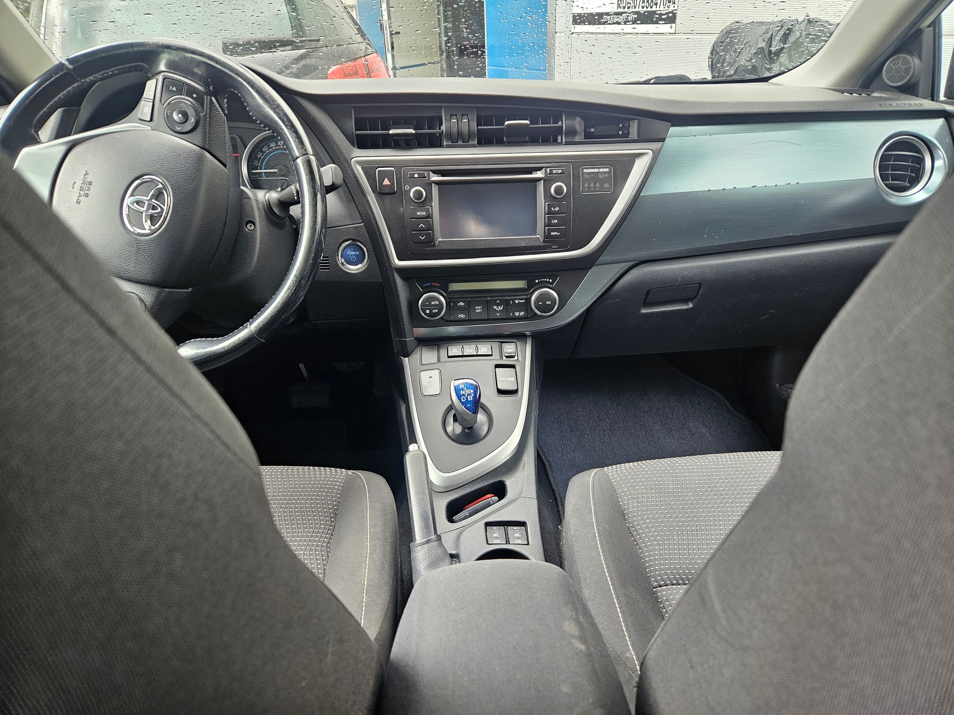 TOYOTA Auris 1.8 16V HSD Linea Sol-image-9