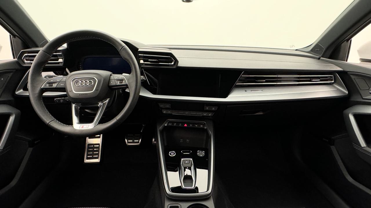 AUDI A3 Sportback TFSI 110 kW S line S tronic-image-5