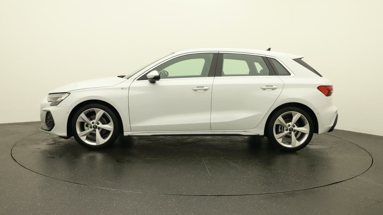 AUDI A3 Sportback TFSI 110 kW S line S tronic-image-1