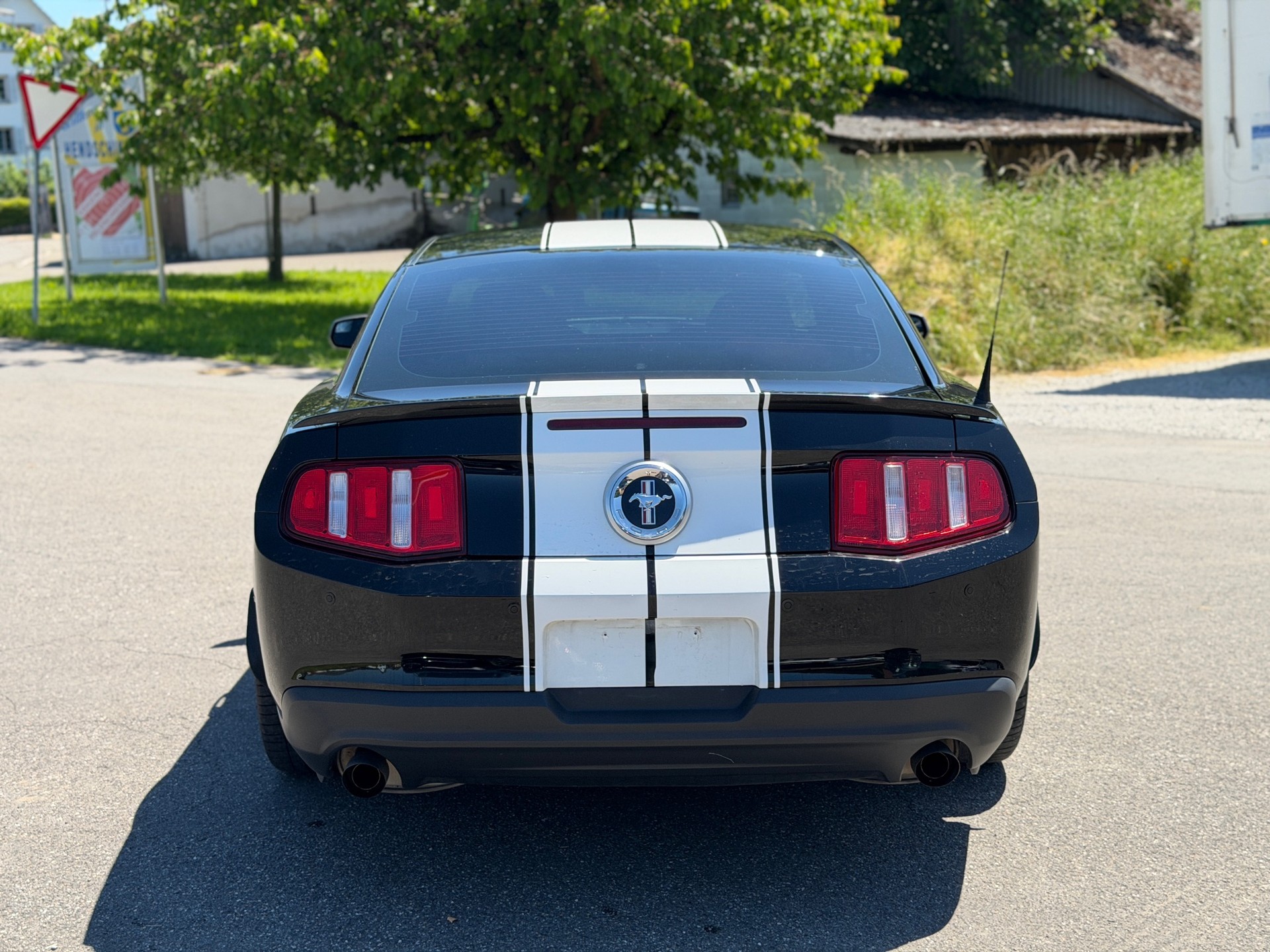 FORD MUSTANG 3.7 Coupe-image-4