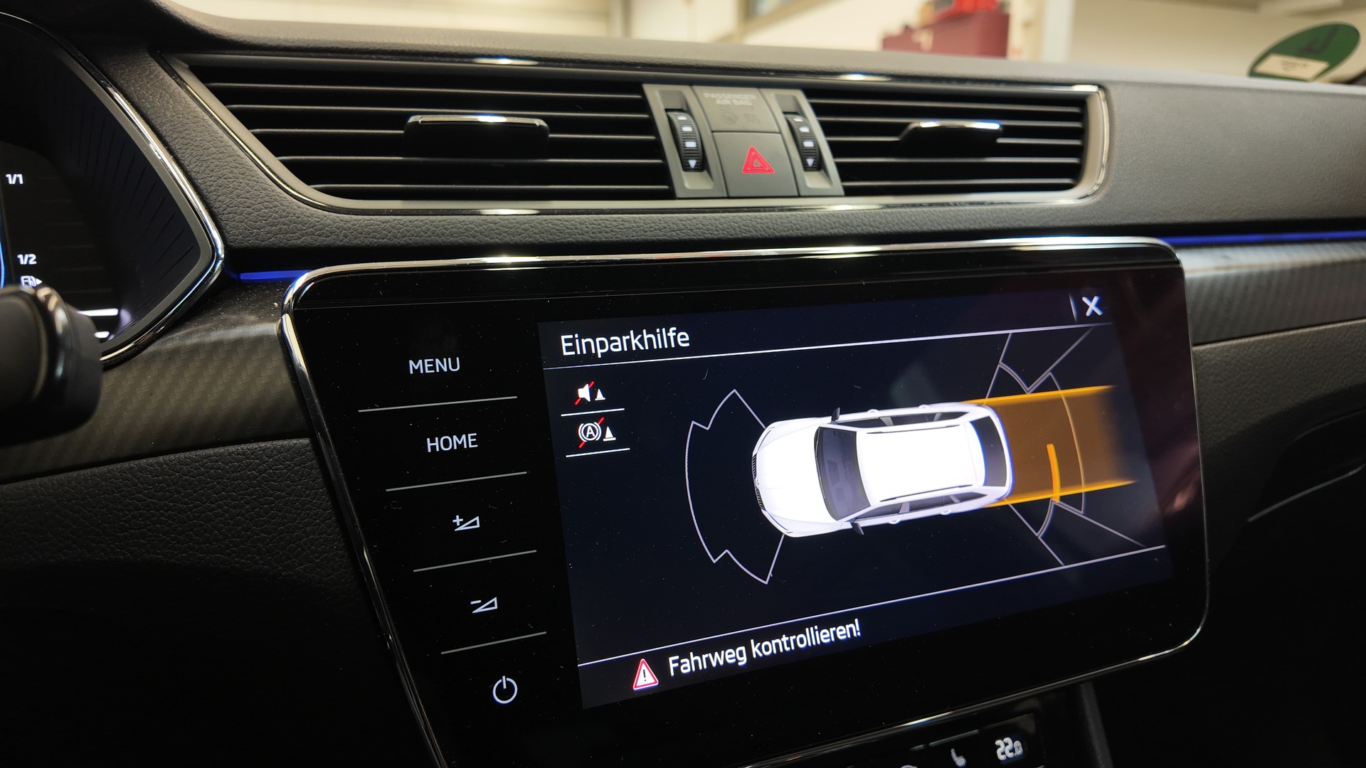 SKODA Superb Combi 2.0 TDi SportLine 4x4 DSG-image-27