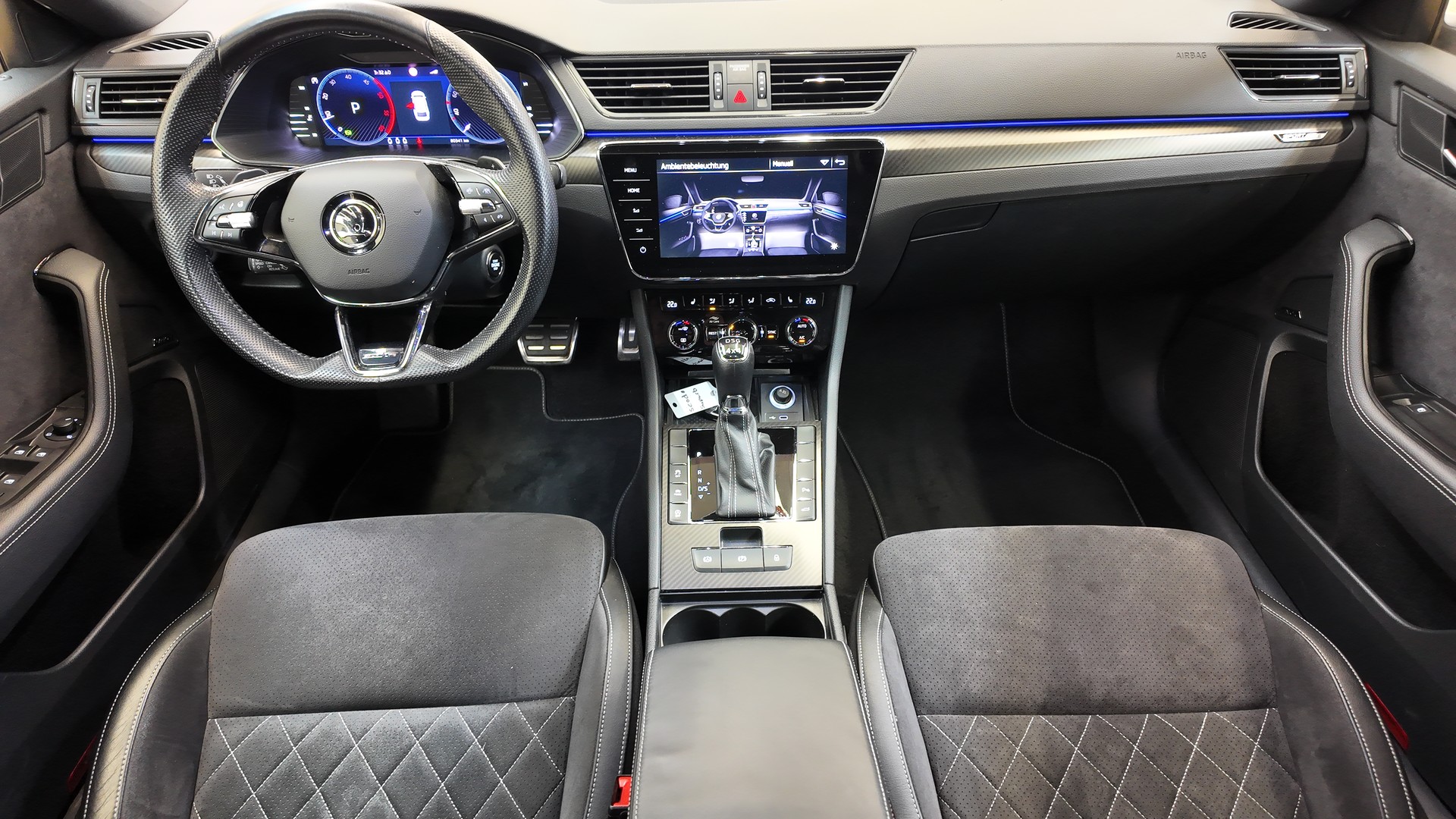 SKODA Superb Combi 2.0 TDi SportLine 4x4 DSG-image-8
