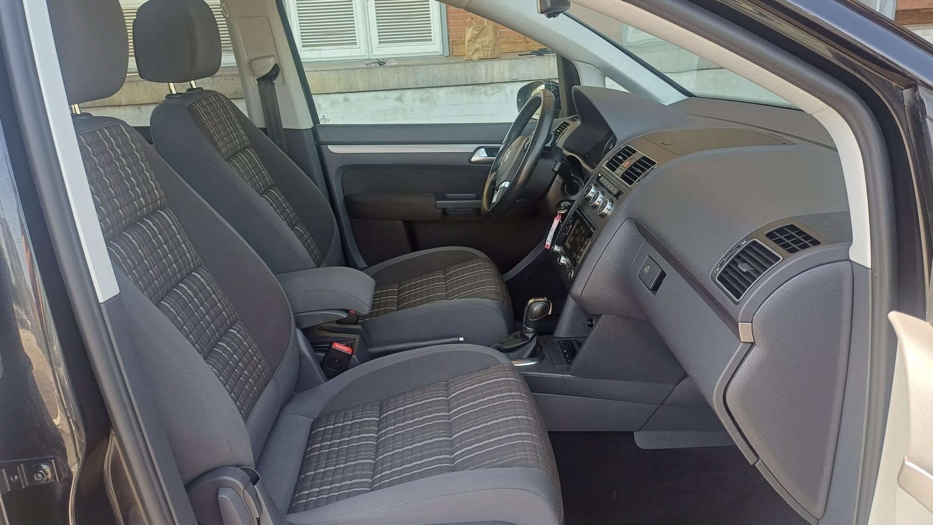 VW CrossTouran 1.4 TSI DSG-image-10