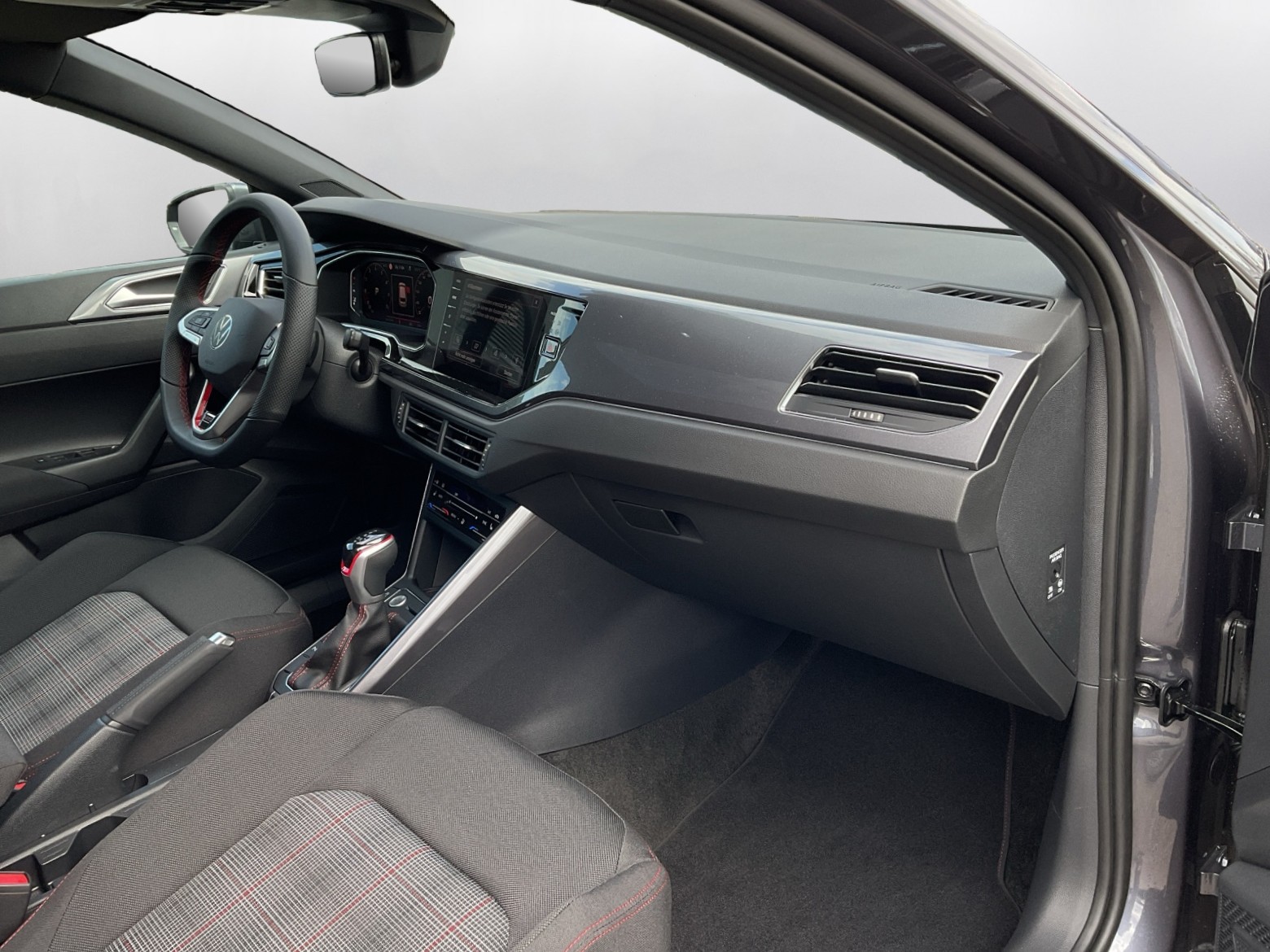 VW Polo 2.0 TSI GTI DSG-image-13