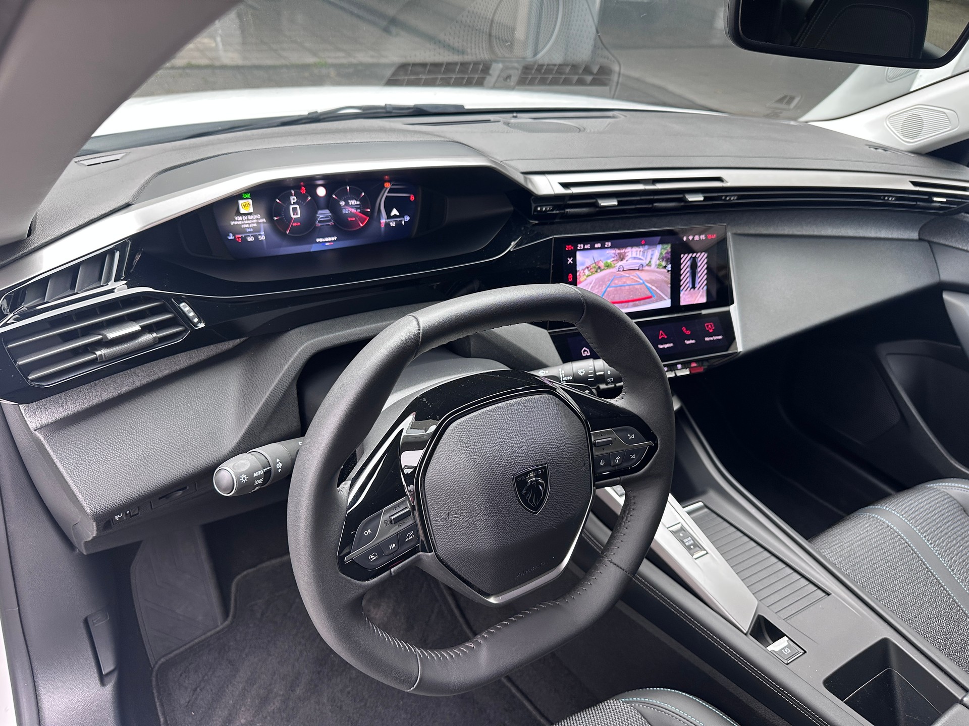 PEUGEOT 308 SW 1.5 BlueHDI Allure EAT8-image-9
