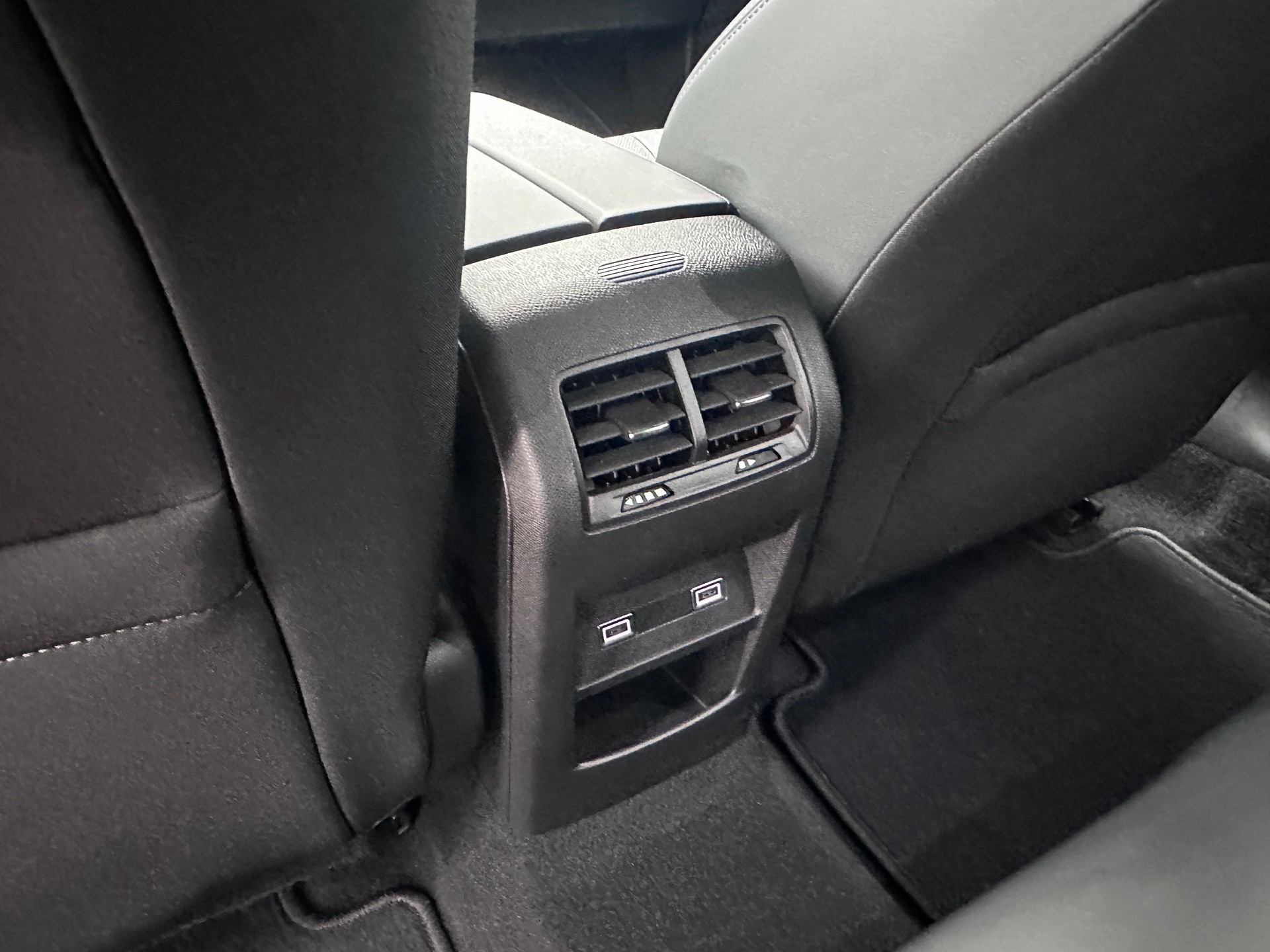 PEUGEOT 308 SW 1.5 BlueHDI Allure EAT8-image-17