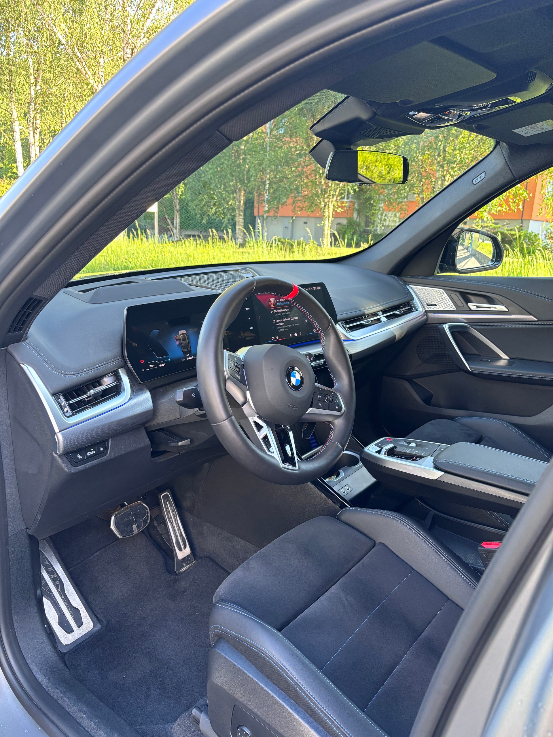 BMW X1 xDrive M35i-image-4