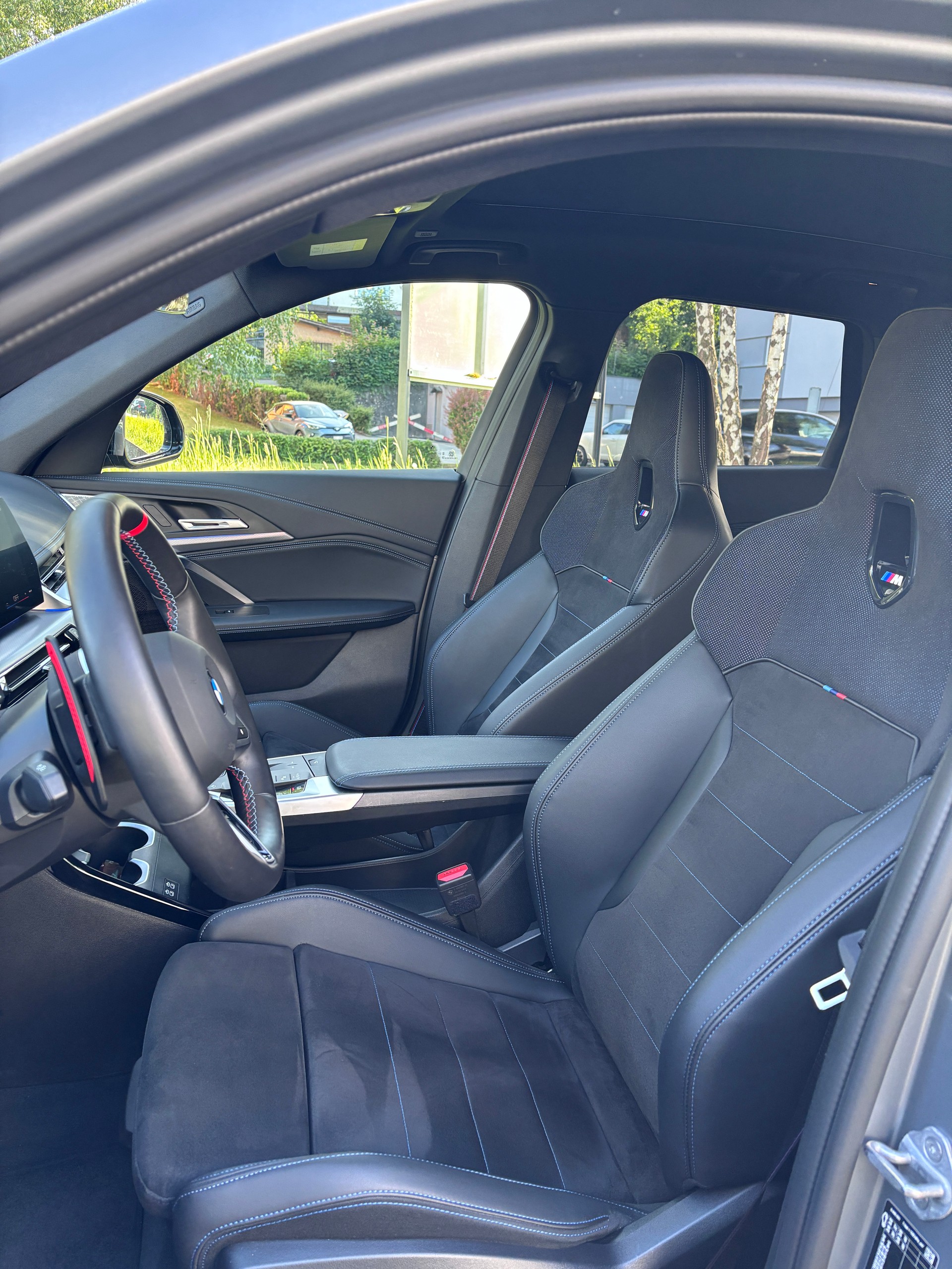 BMW X1 xDrive M35i-image-5