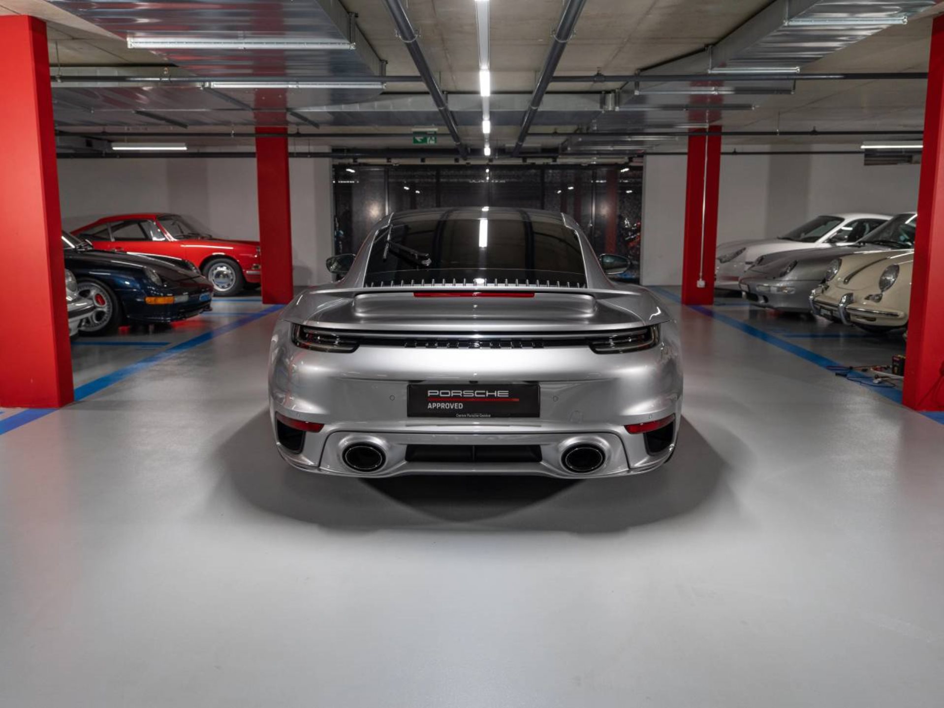 PORSCHE 911 Turbo S-image-4