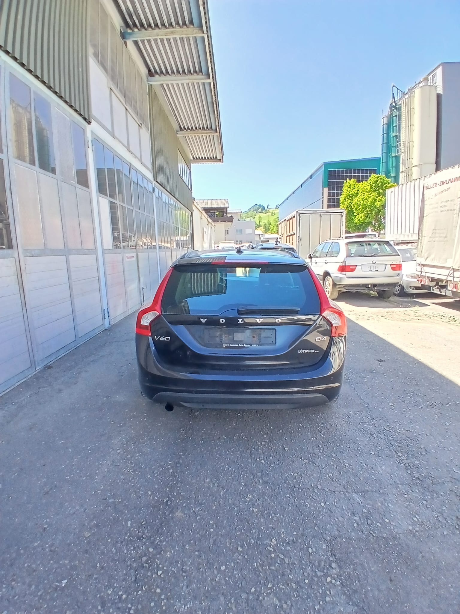 VOLVO V60 D4 Momentum Geartronic-image-6