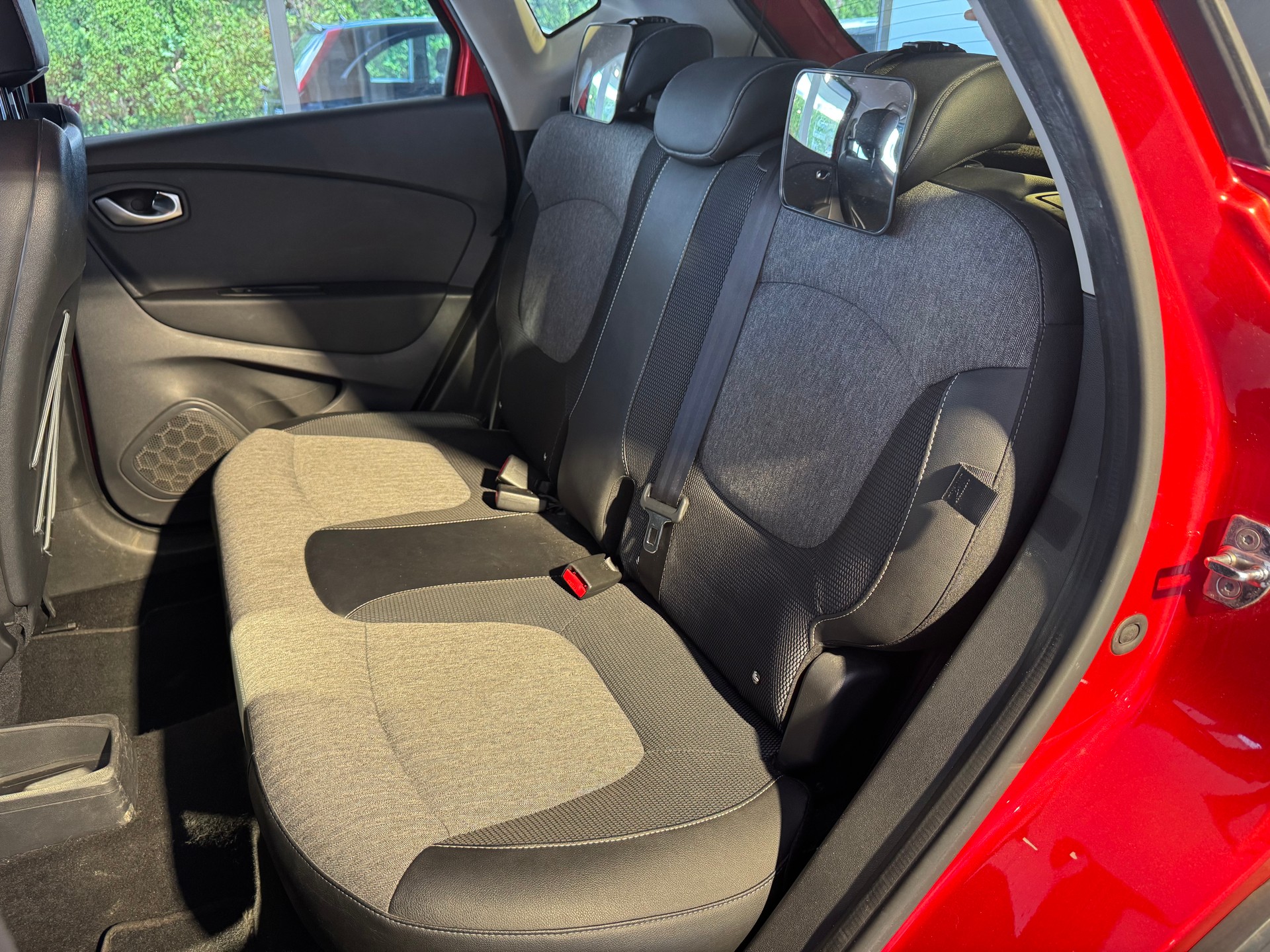 RENAULT Captur 0.9 12V Intens-image-13