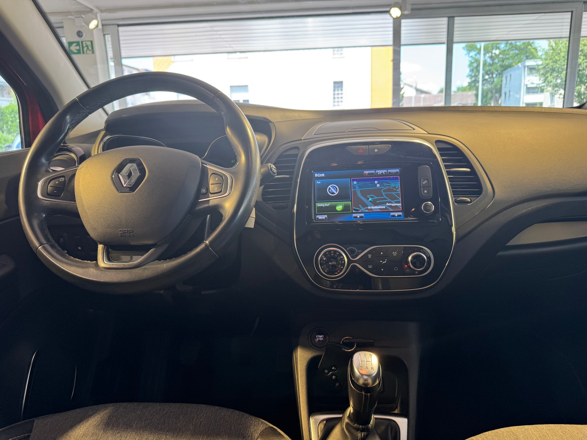 RENAULT Captur 0.9 12V Intens-image-11