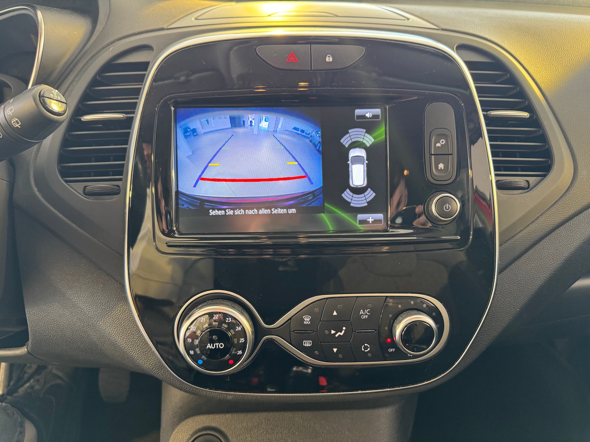 RENAULT Captur 0.9 12V Intens-image-12
