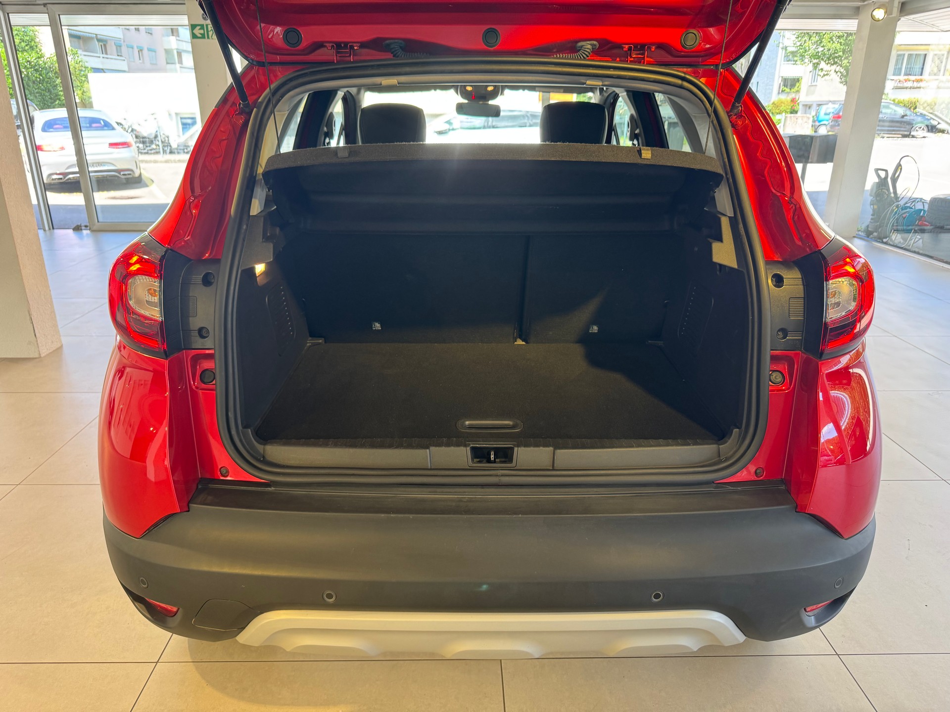 RENAULT Captur 0.9 12V Intens-image-8