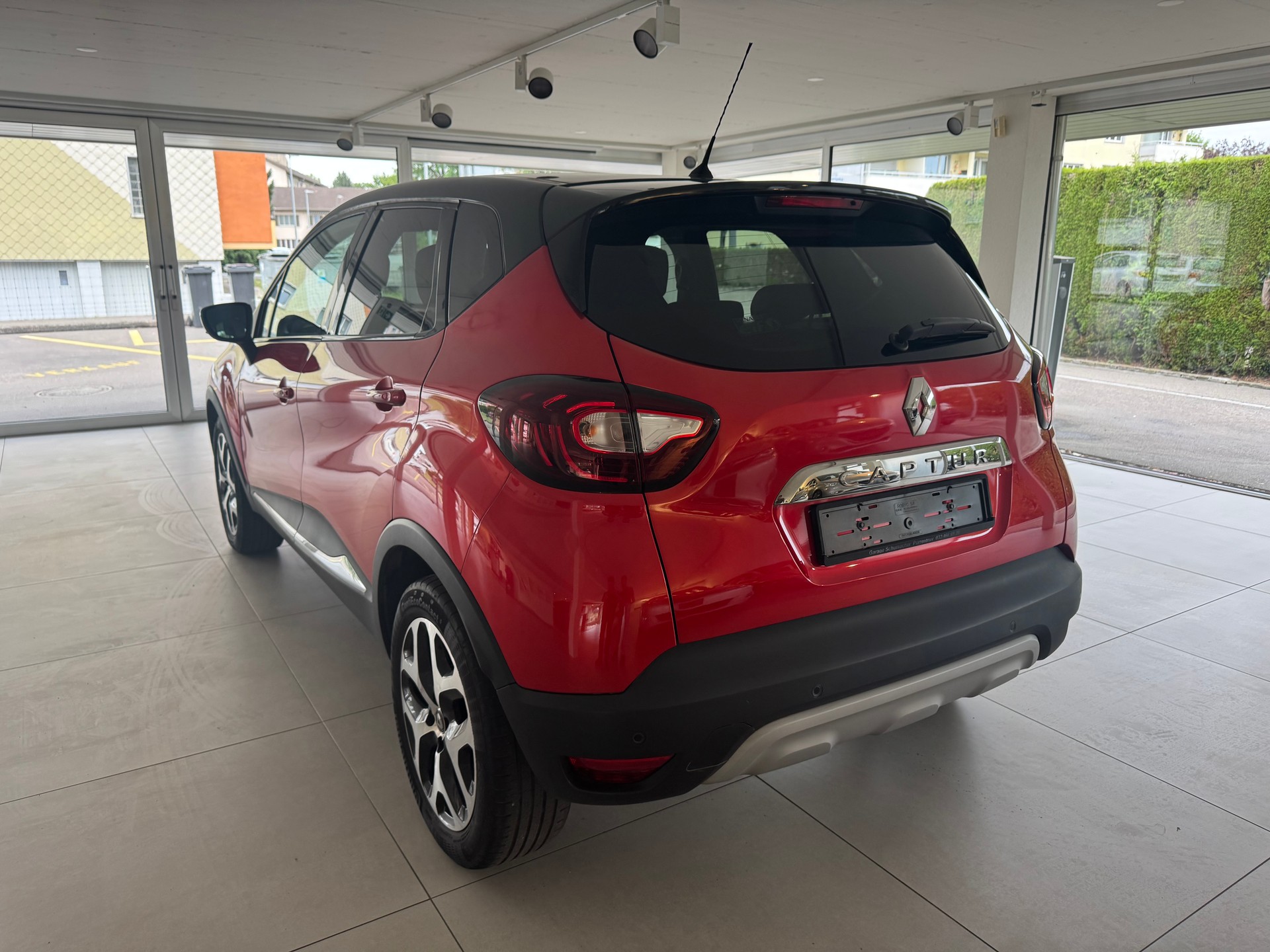 RENAULT Captur 0.9 12V Intens-image-6