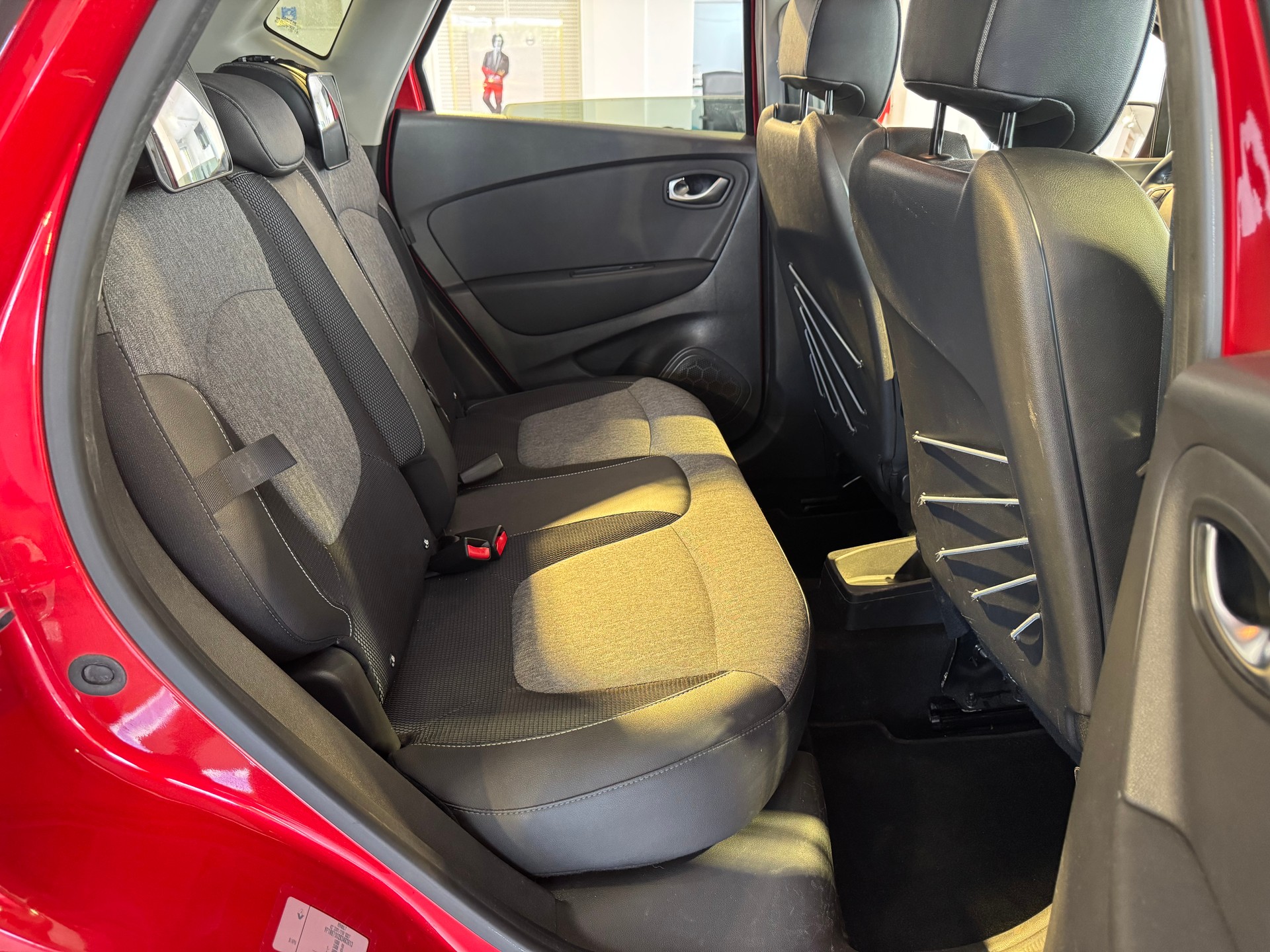 RENAULT Captur 0.9 12V Intens-image-14