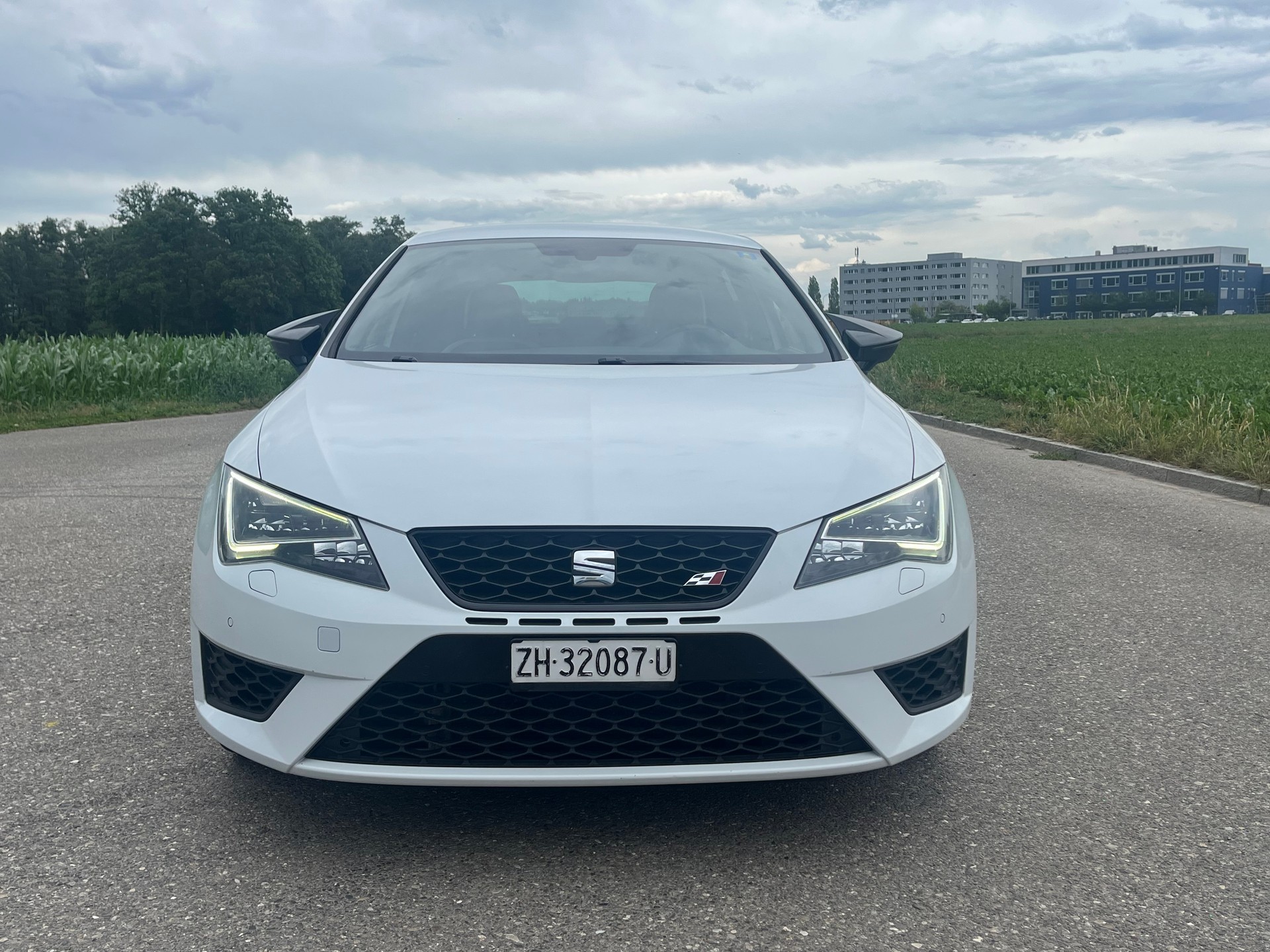 SEAT Leon 2.0 TSI Cupra 290-image-1