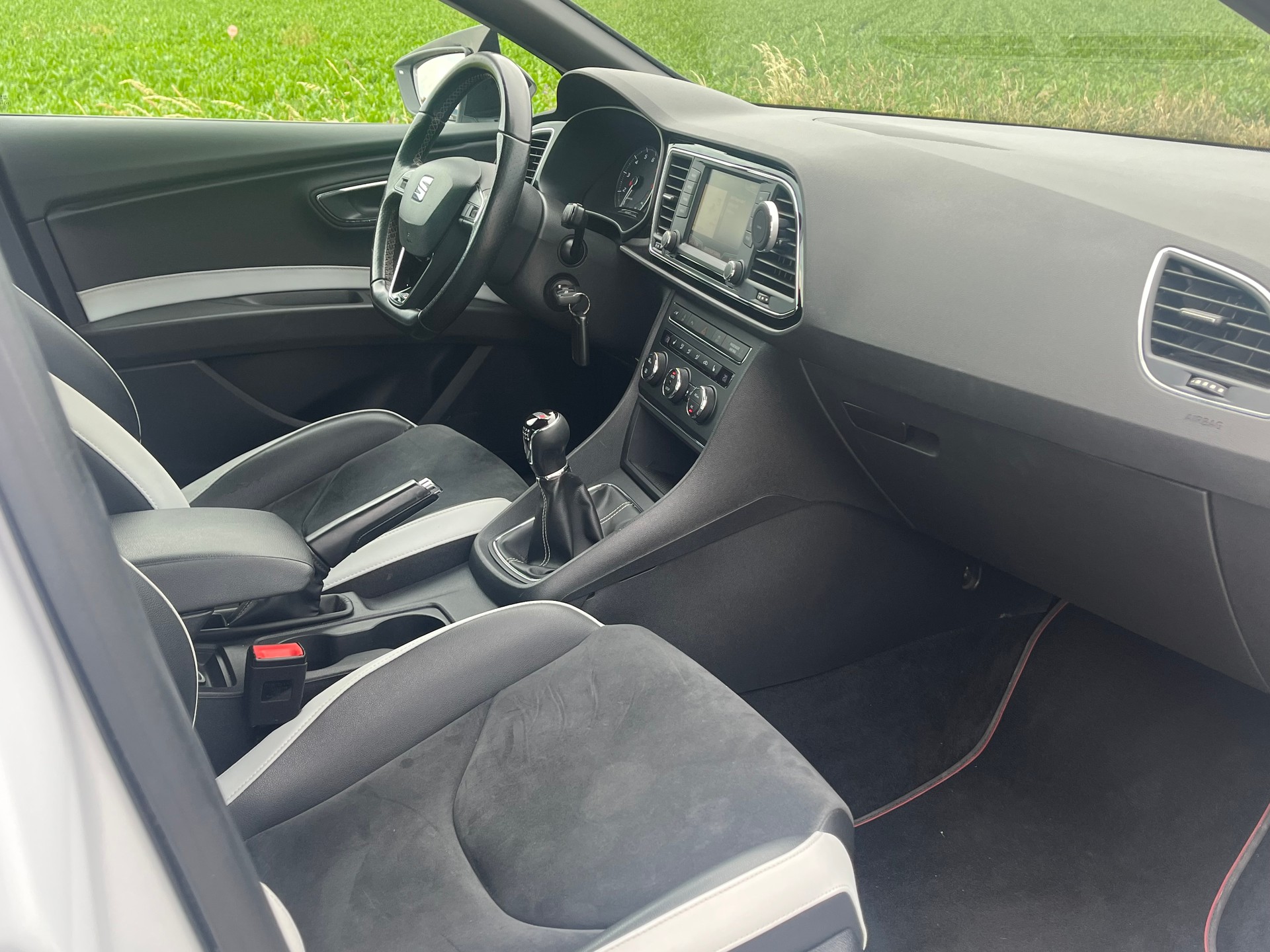 SEAT Leon 2.0 TSI Cupra 290-image-12