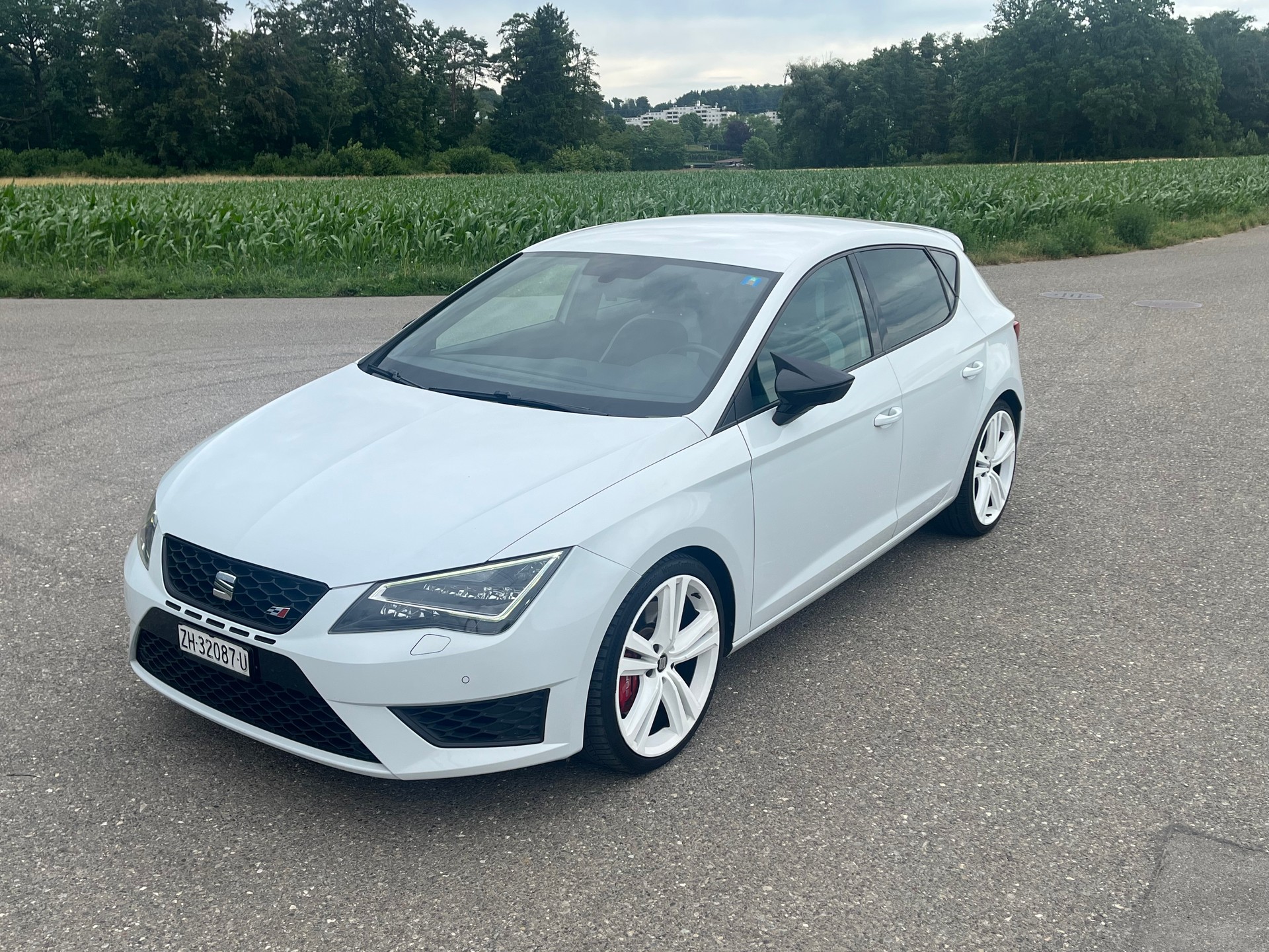 SEAT Leon 2.0 TSI Cupra 290-image-2