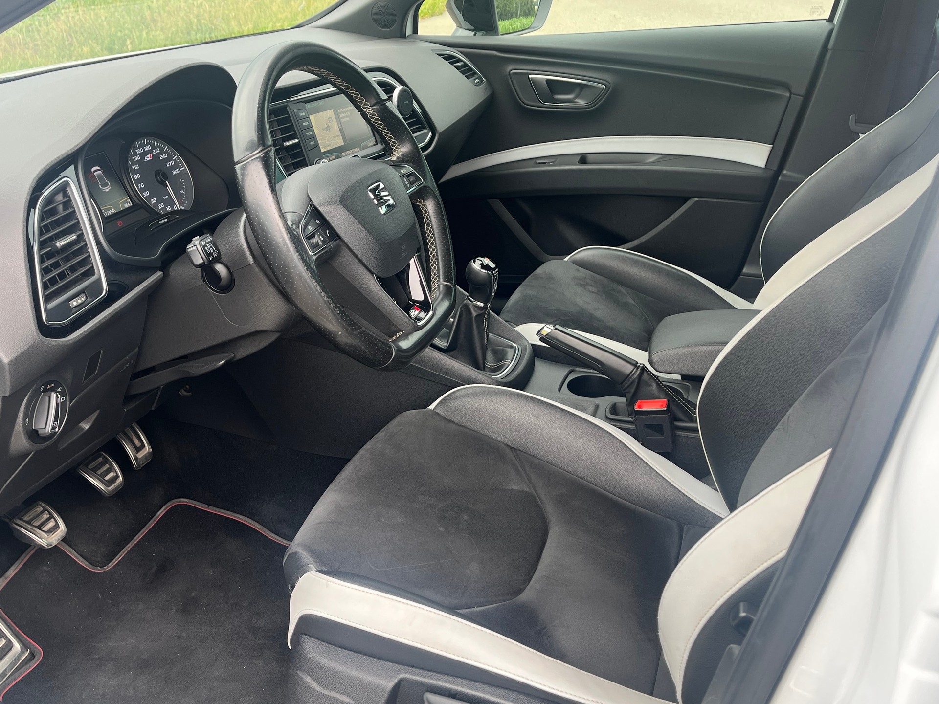 SEAT Leon 2.0 TSI Cupra 290-image-10