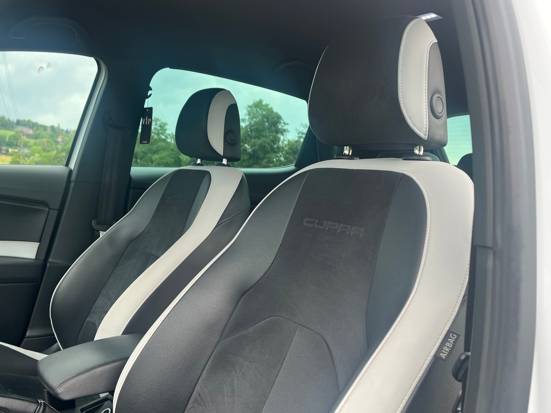 SEAT Leon 2.0 TSI Cupra 290-image-11