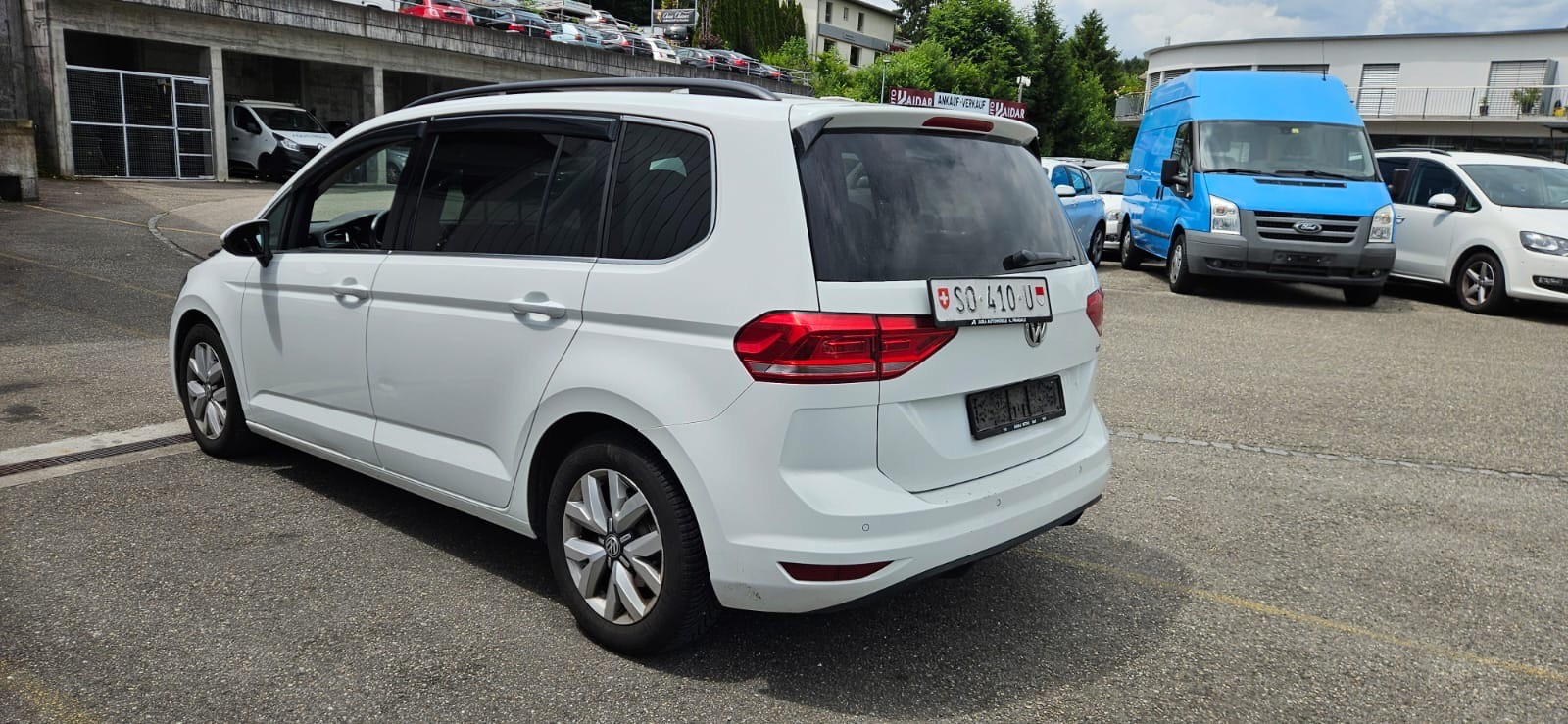 VW Touran 1.6 TDI BlueMotion Technology Trendline DSG-image-4