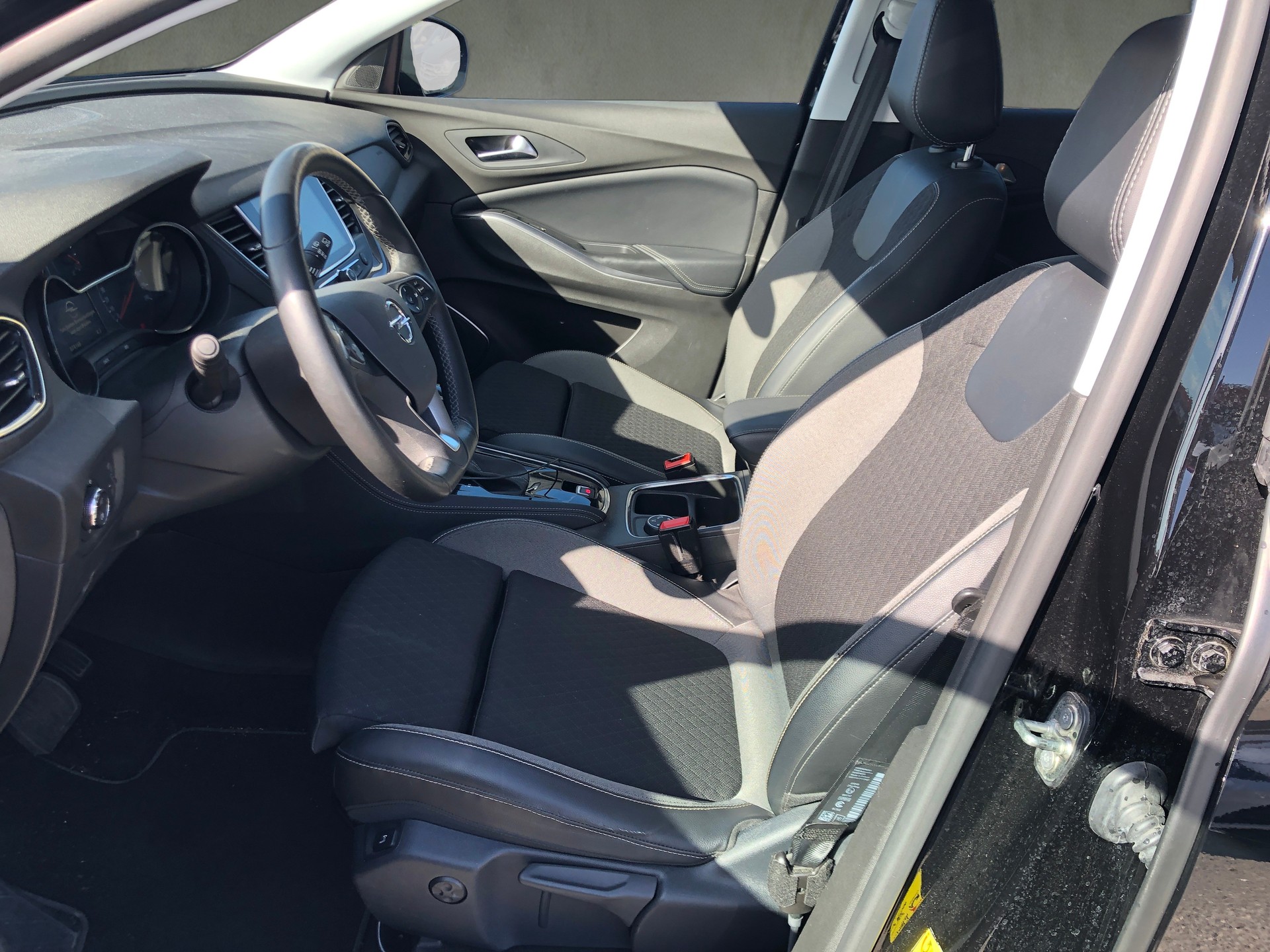 OPEL Grandland X 1.6 TP Excellence Automatik-image-8