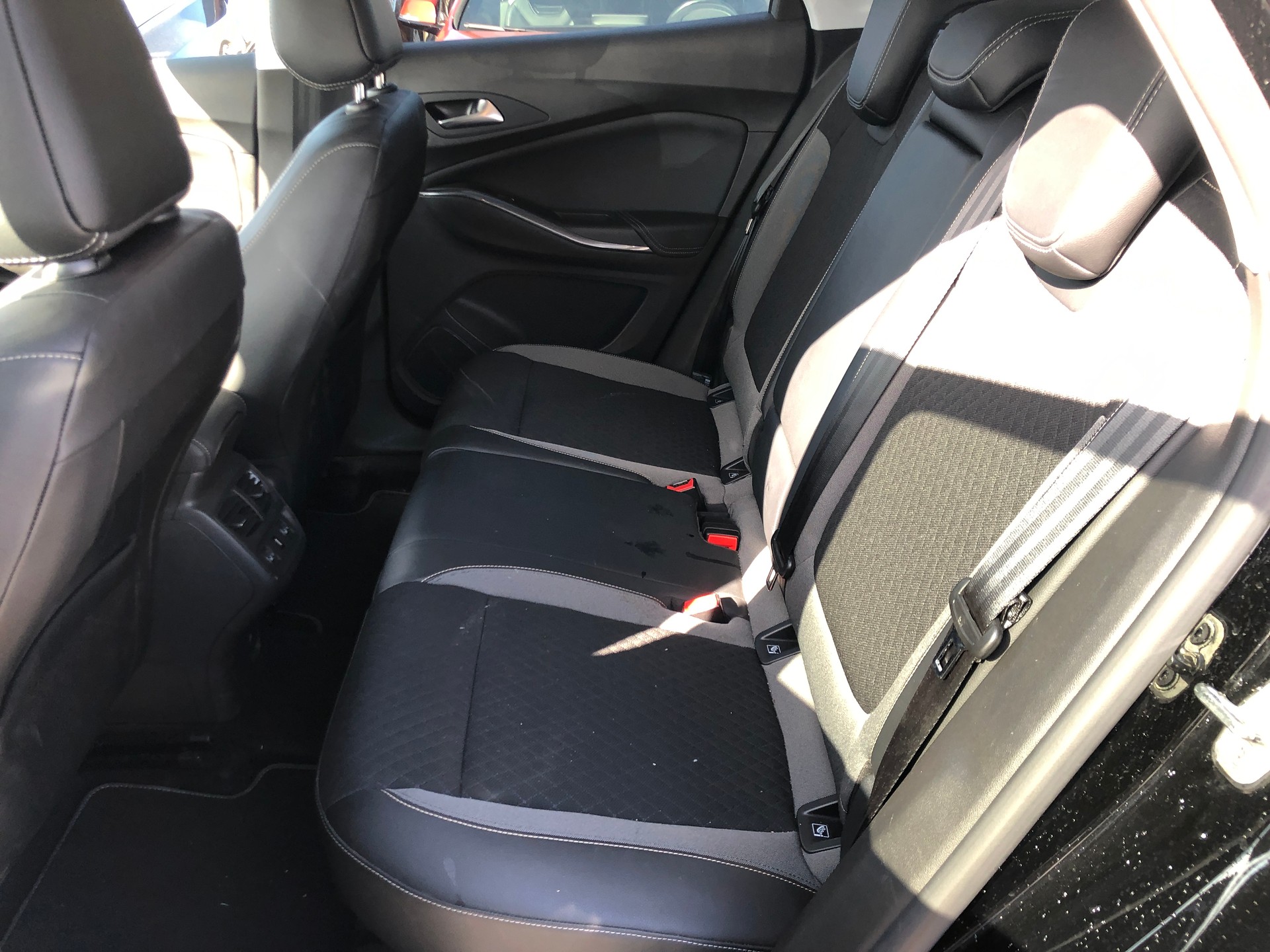 OPEL Grandland X 1.6 TP Excellence Automatik-image-5