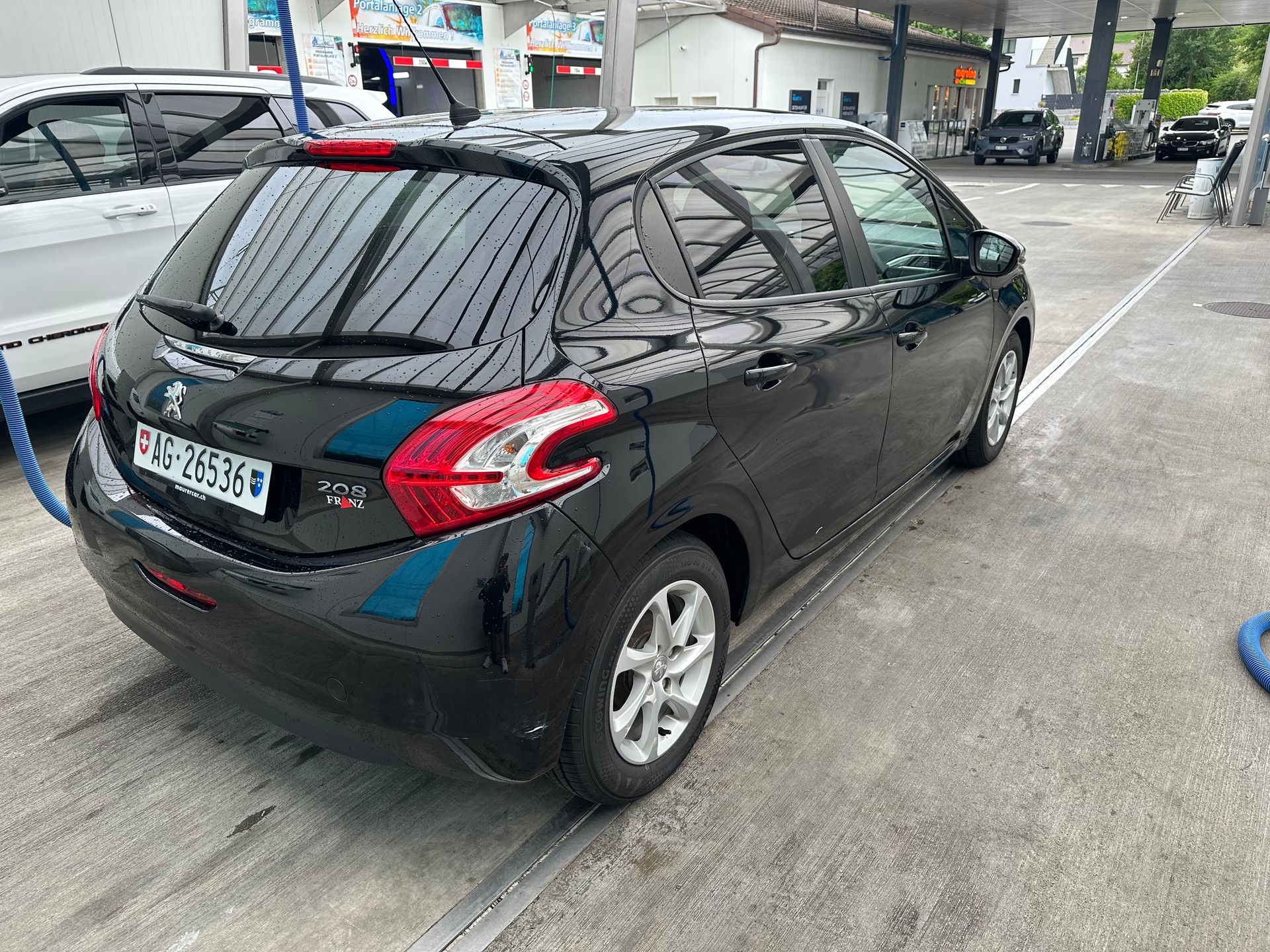 PEUGEOT 1.2 PureTech Style-image-2