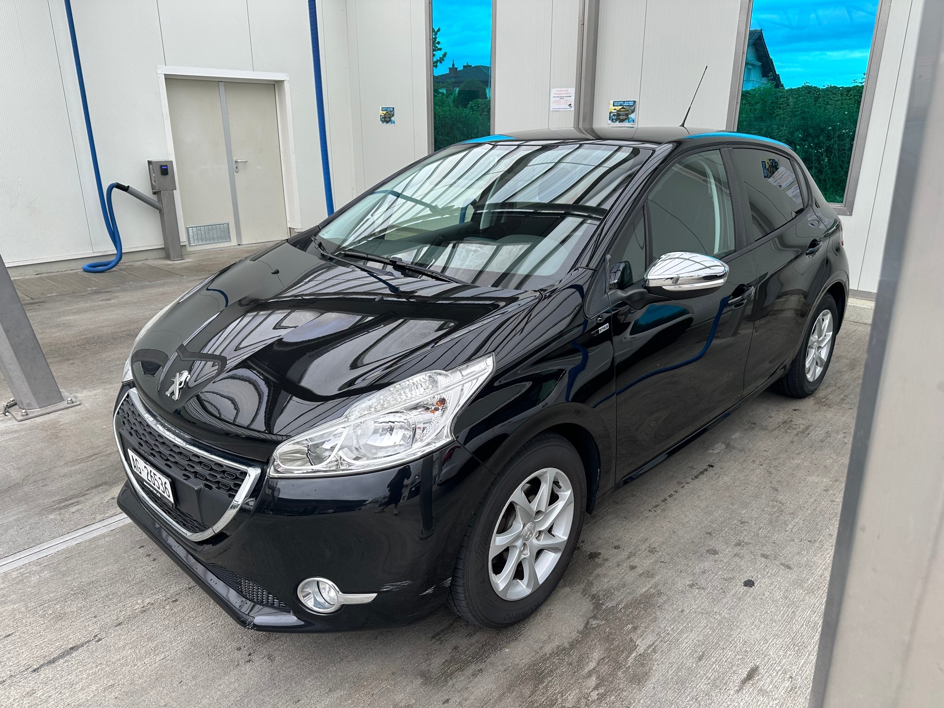 PEUGEOT 1.2 PureTech Style-image-0