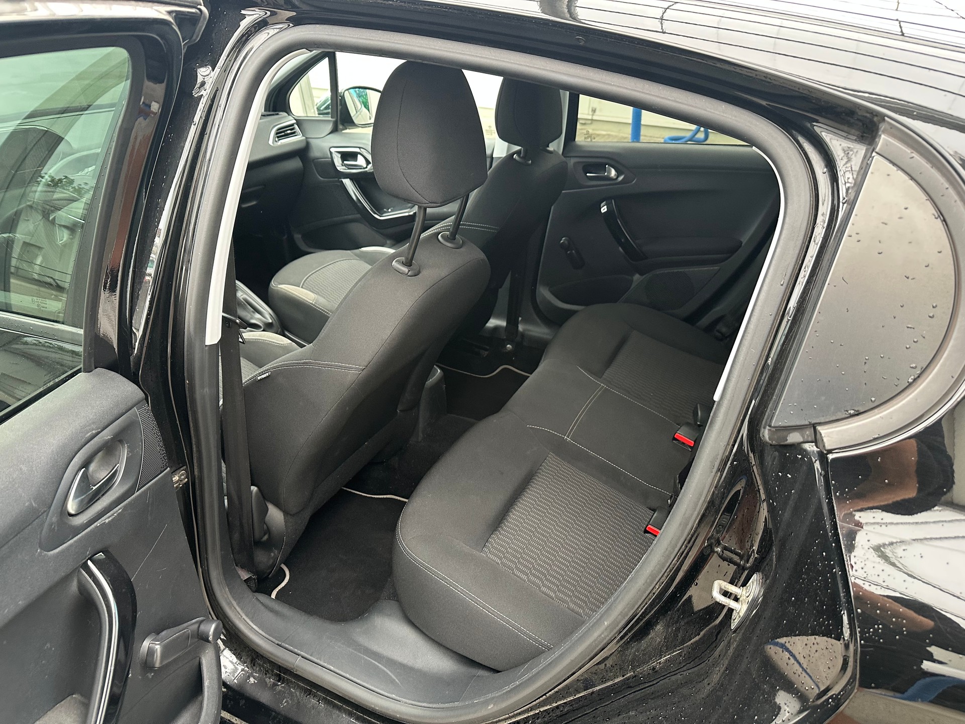 PEUGEOT 1.2 PureTech Style-image-5