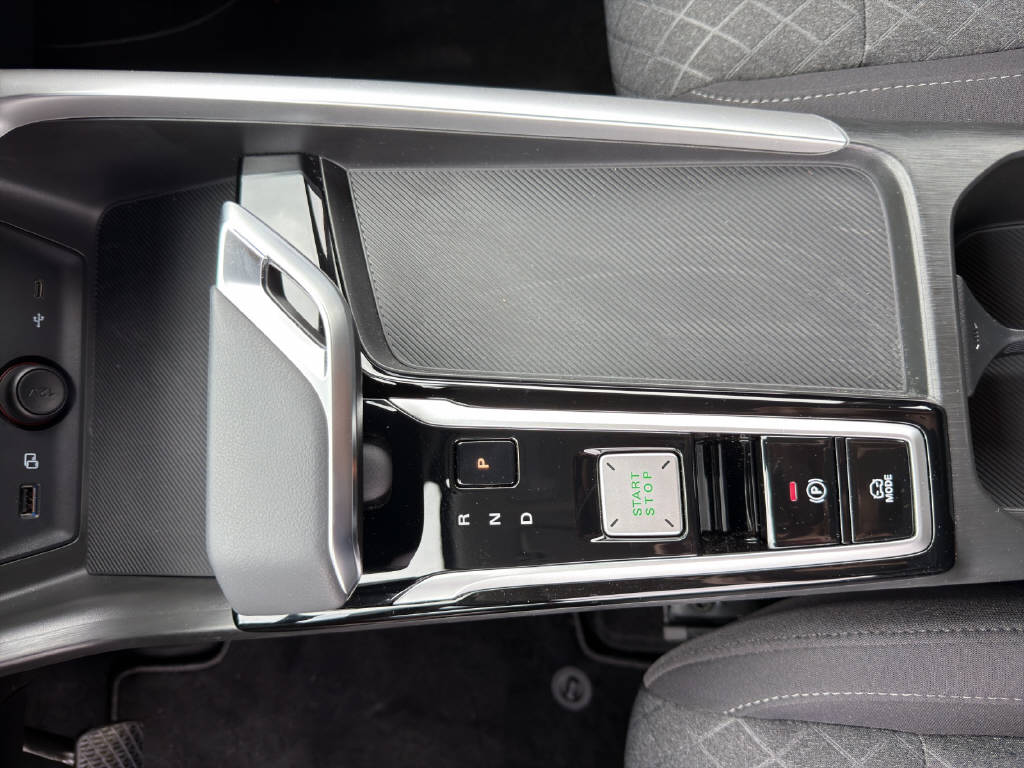 MG ZS 1.5 Hybrid+ Standard-image-9