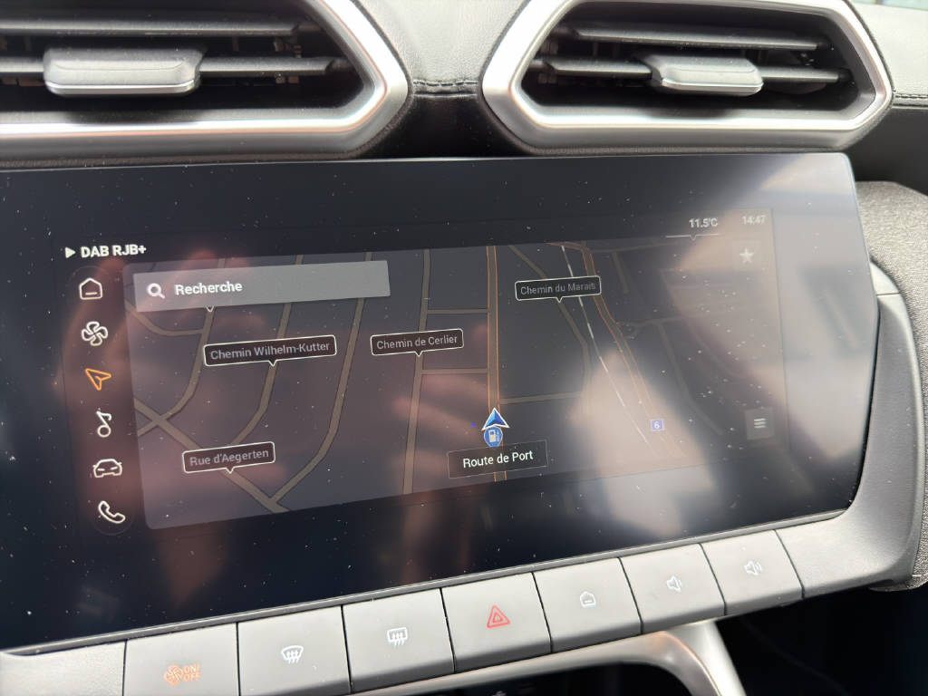 MG ZS 1.5 Hybrid+ Standard-image-11