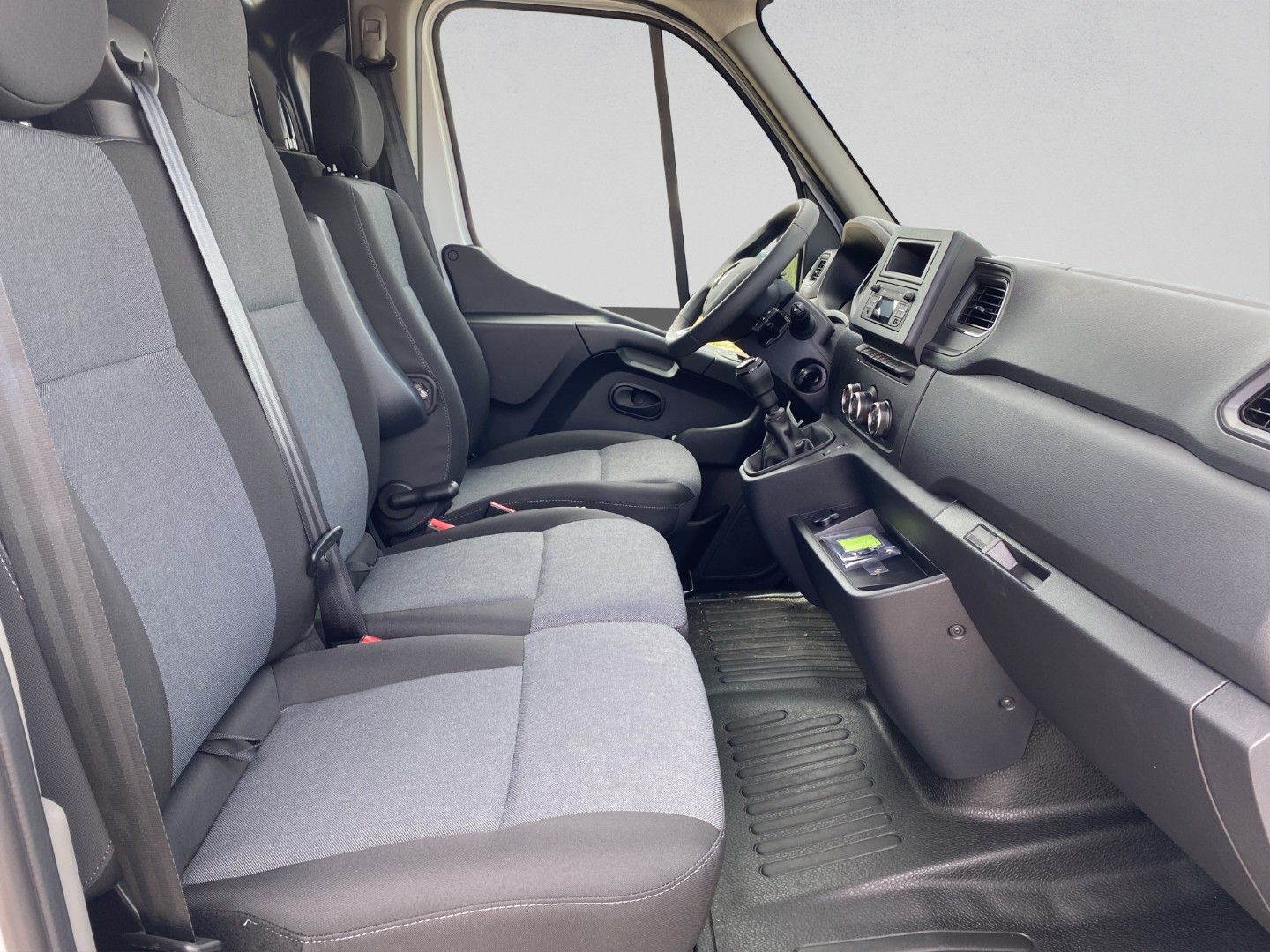 RENAULT Master T35 2.3 Blue dCi 135 L3H2-image-9