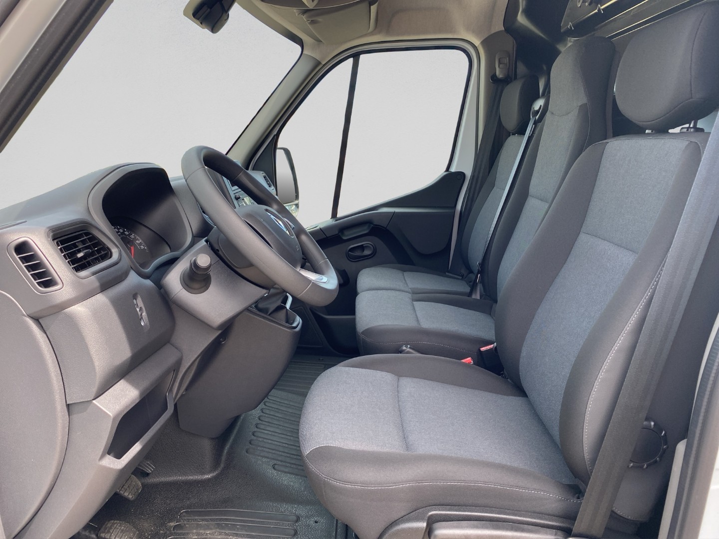 RENAULT Master T35 2.3 Blue dCi 135 L3H2-image-8