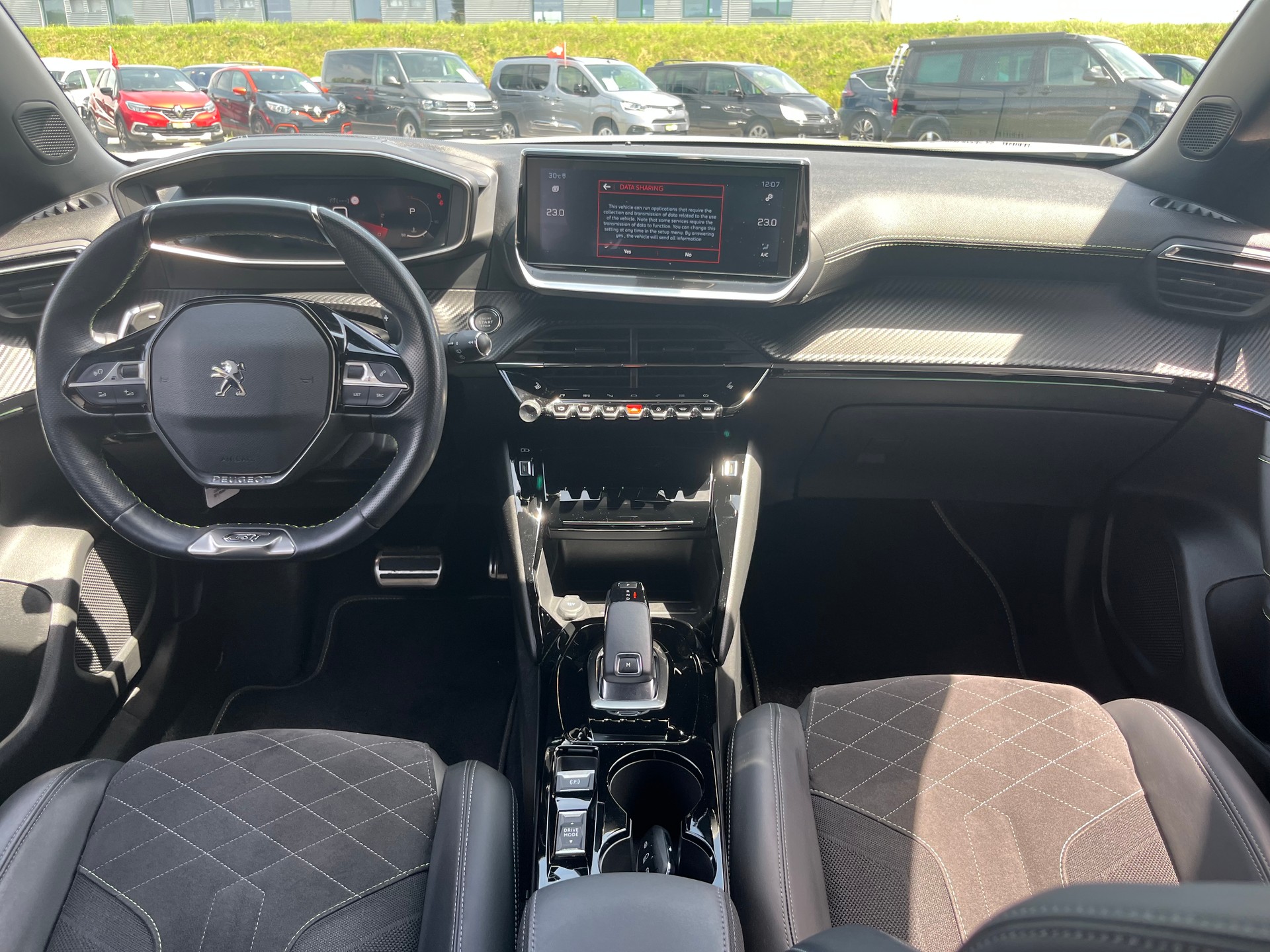PEUGEOT 2008 1.2 PureTech GT EAT8+++155PS+++-image-5