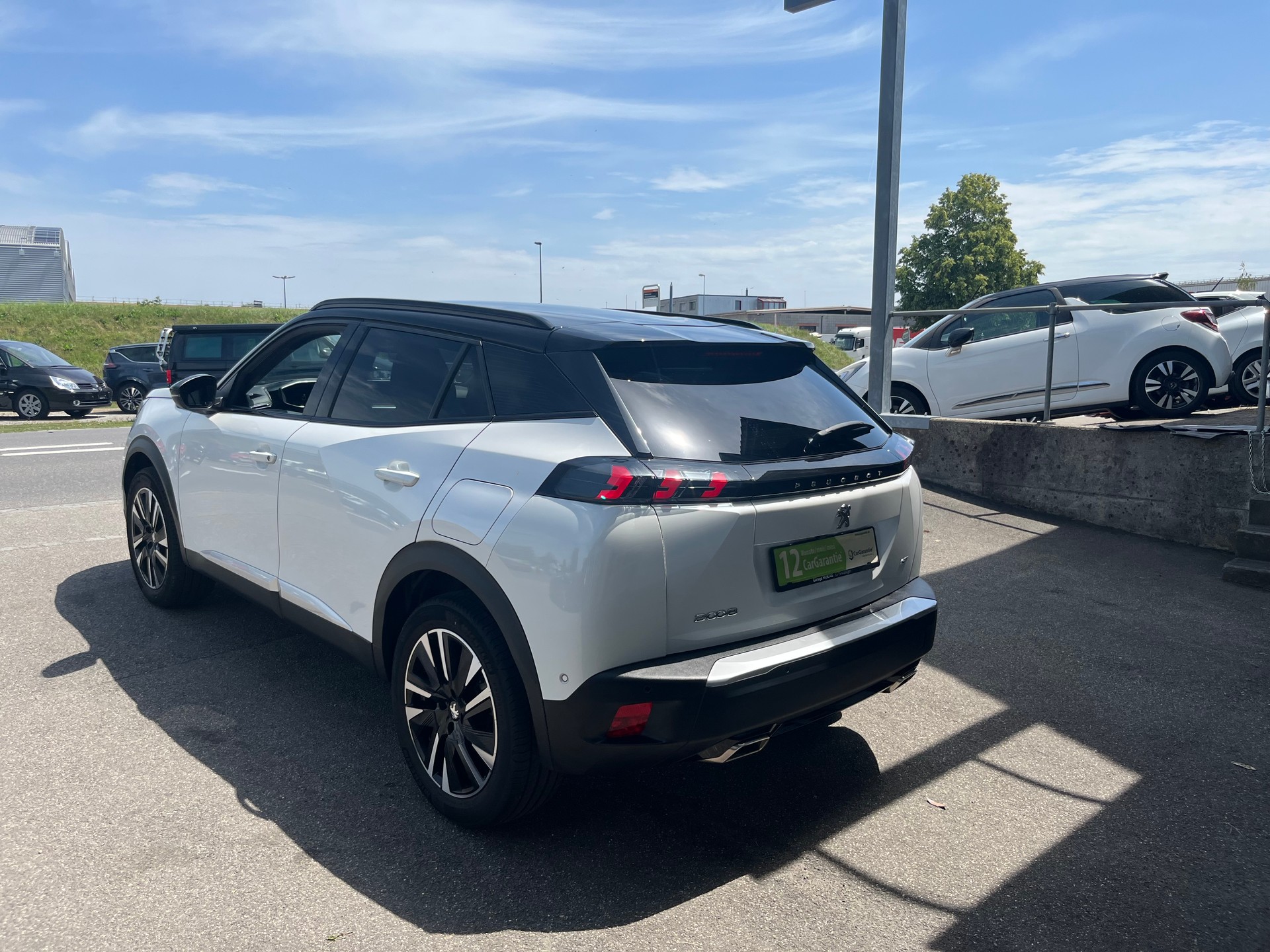 PEUGEOT 2008 1.2 PureTech GT EAT8+++155PS+++-image-1