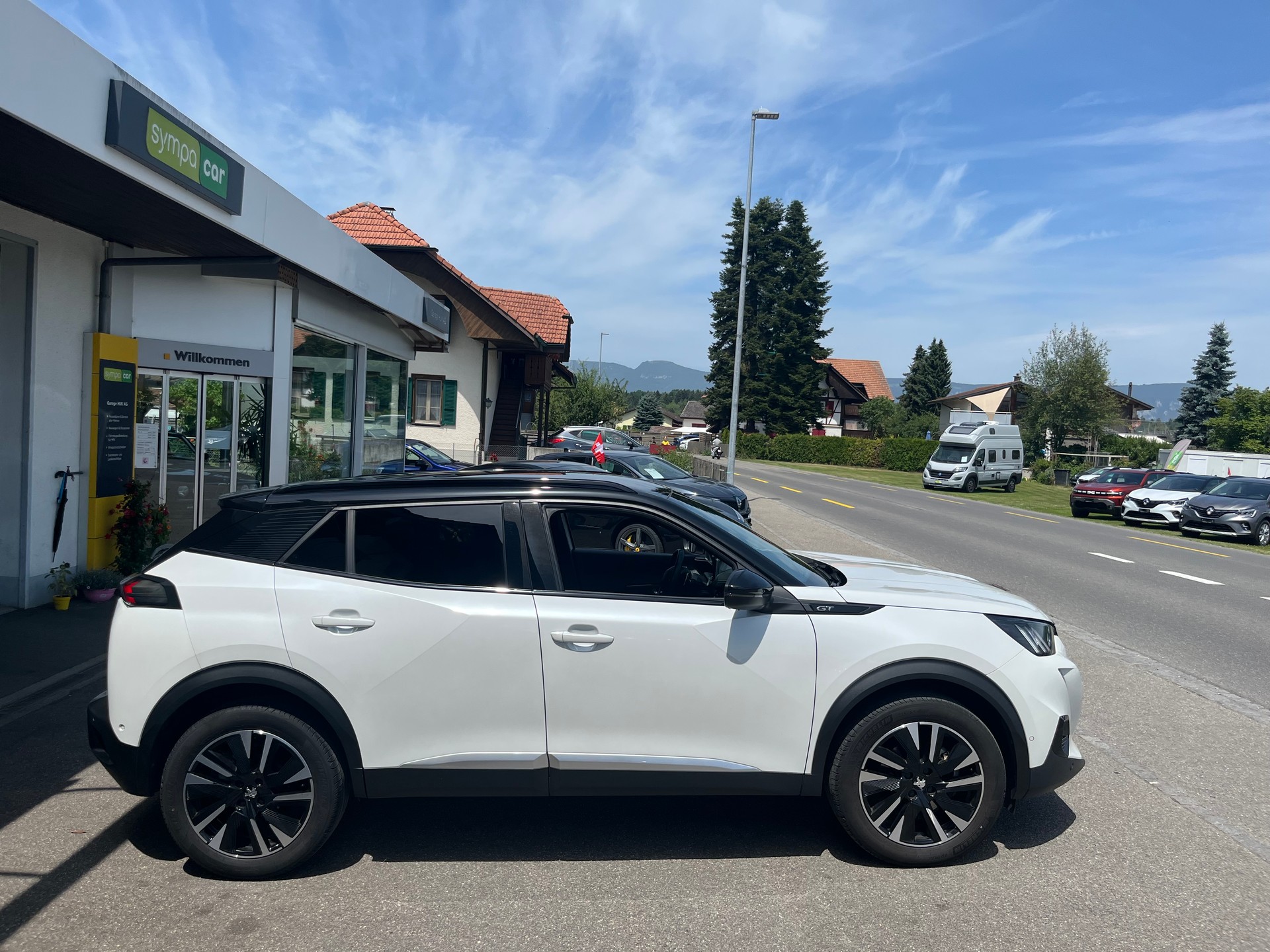 PEUGEOT 2008 1.2 PureTech GT EAT8+++155PS+++-image-3