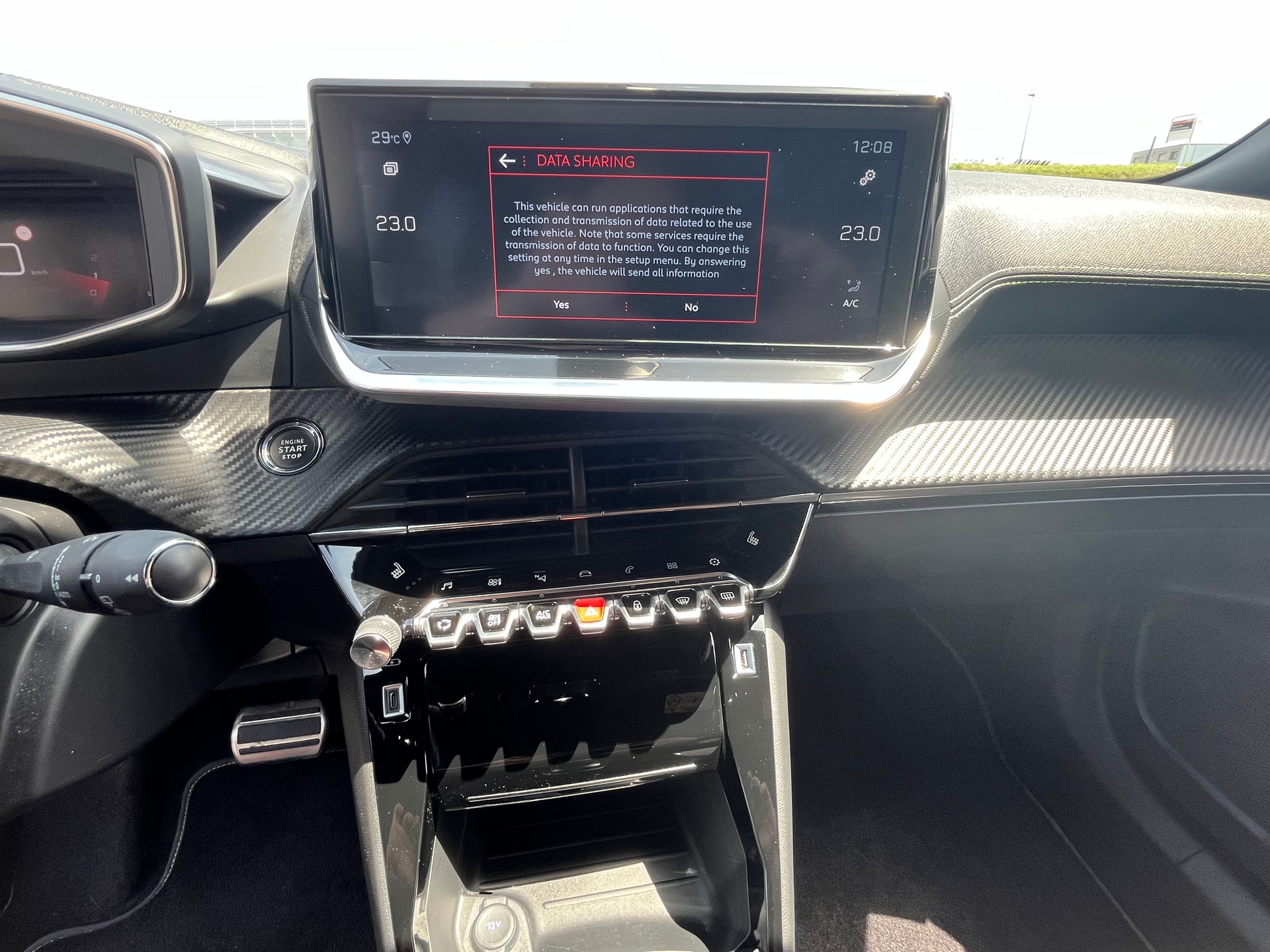 PEUGEOT 2008 1.2 PureTech GT EAT8+++155PS+++-image-9