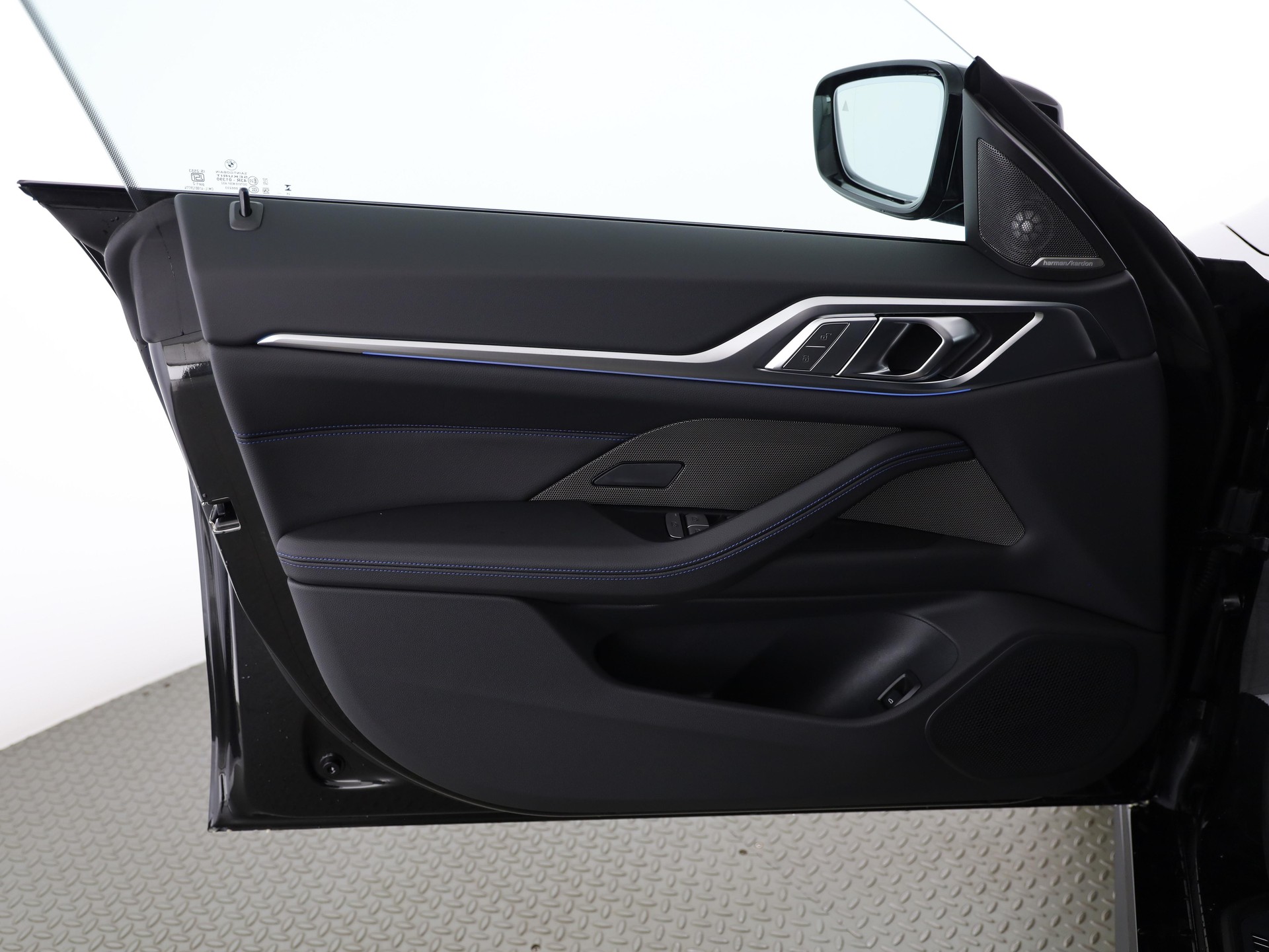 BMW i4 xDrive40-image-9