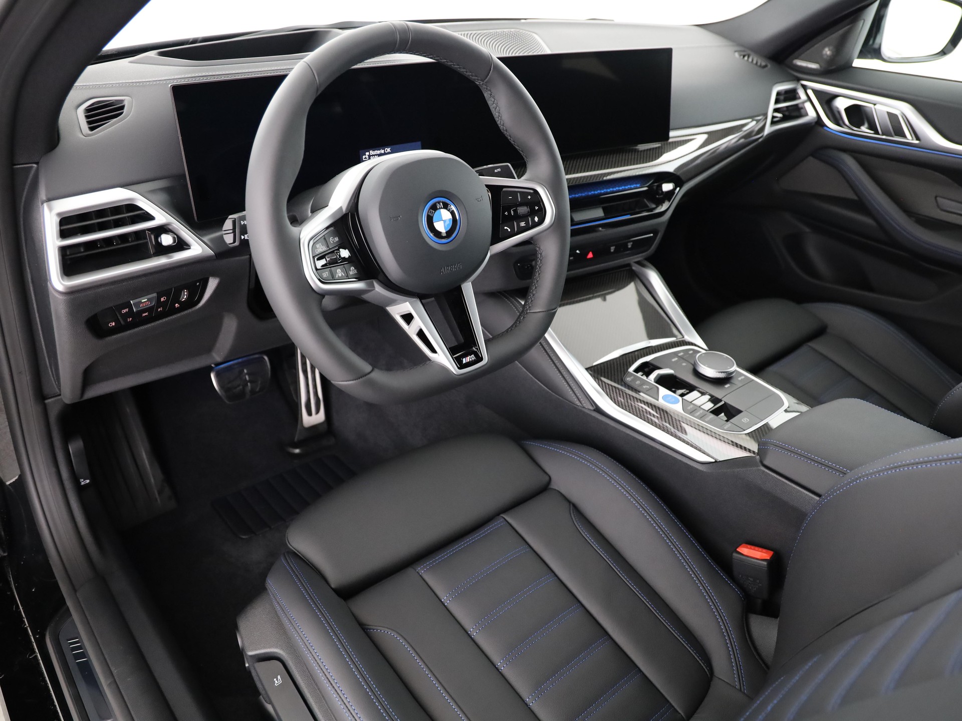 BMW i4 xDrive40-image-11
