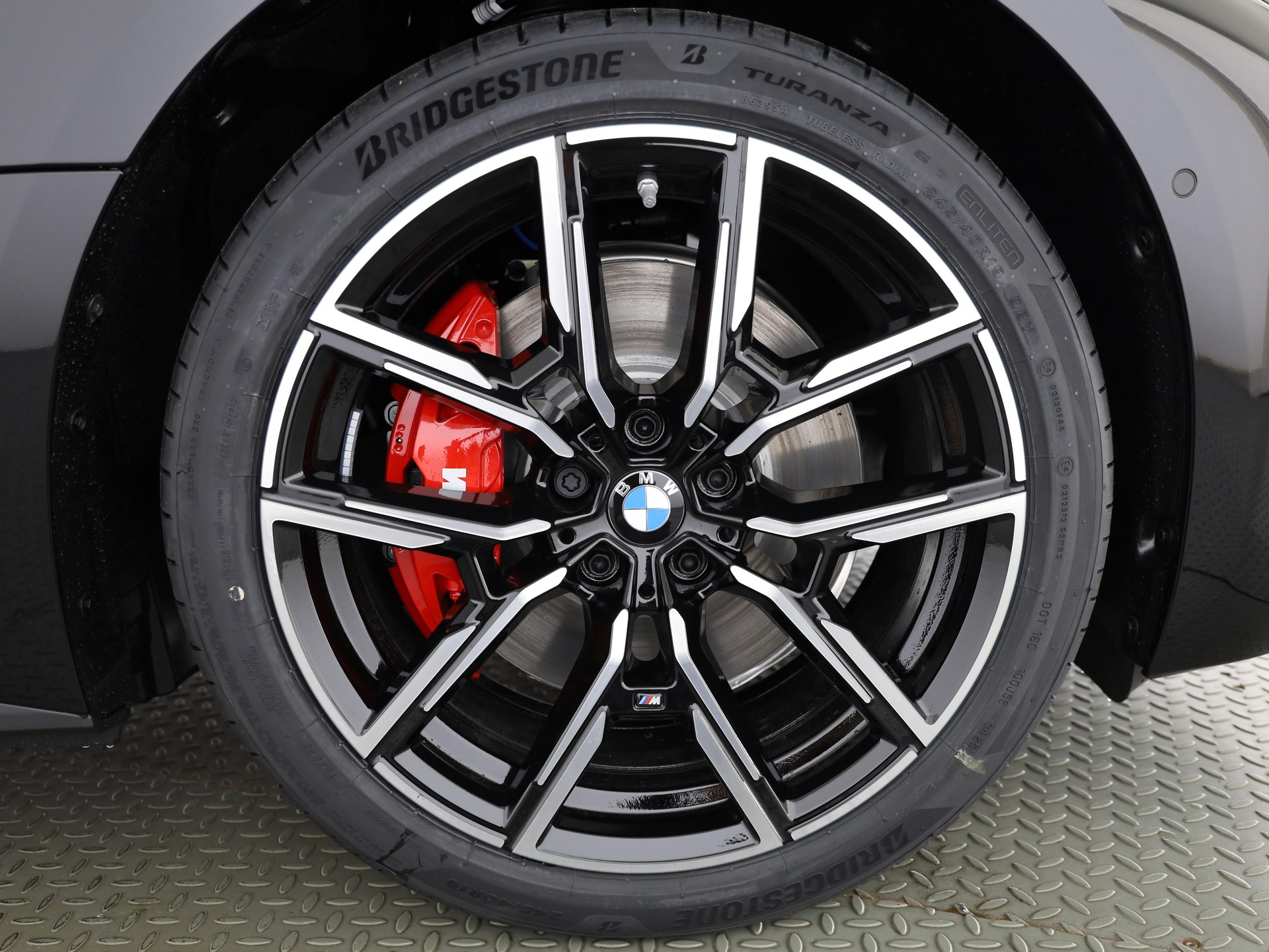 BMW i4 xDrive40-image-5
