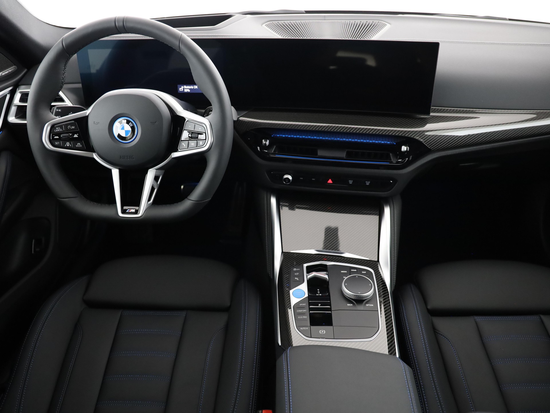 BMW i4 xDrive40-image-16