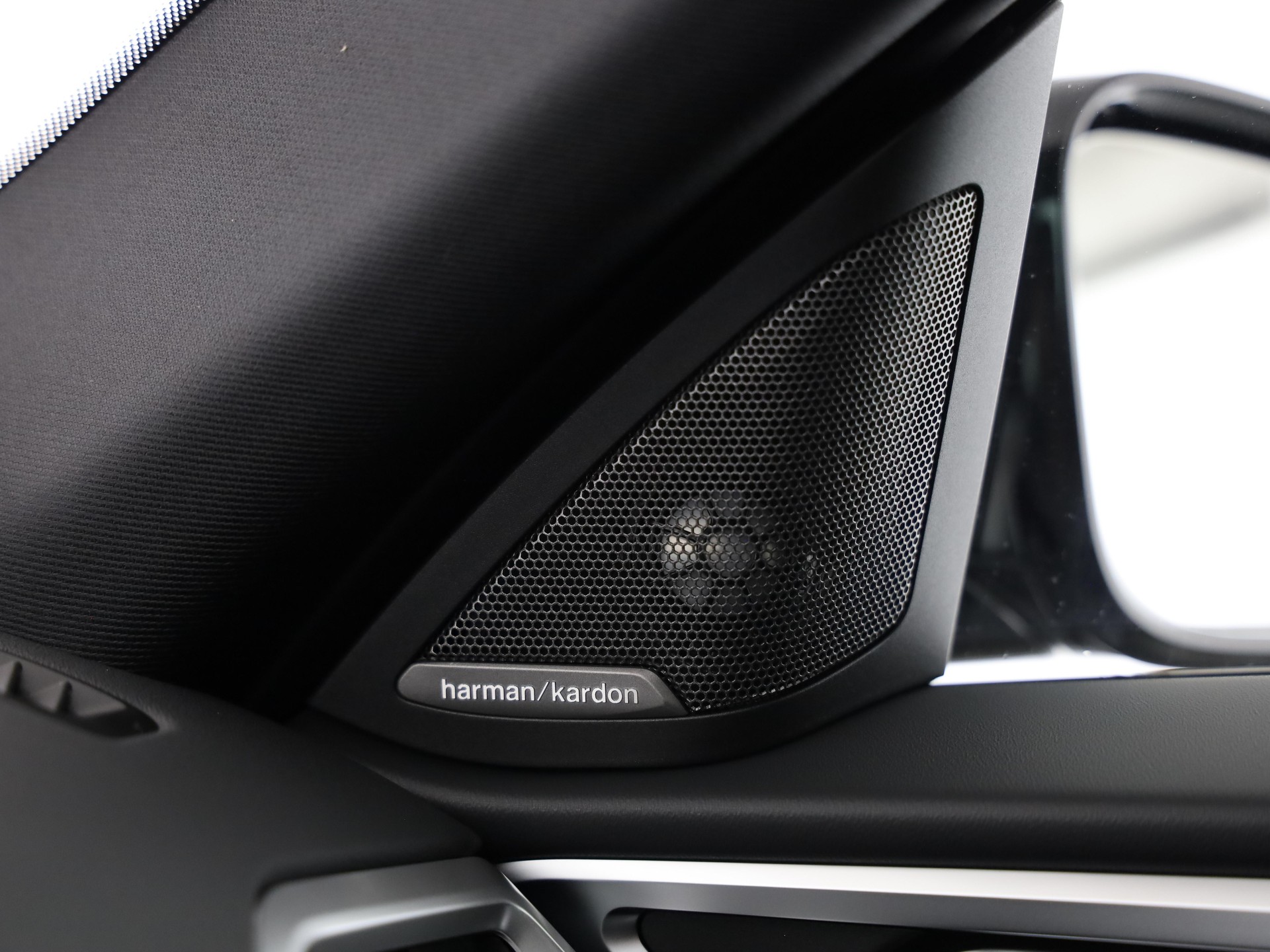 BMW i4 xDrive40-image-19