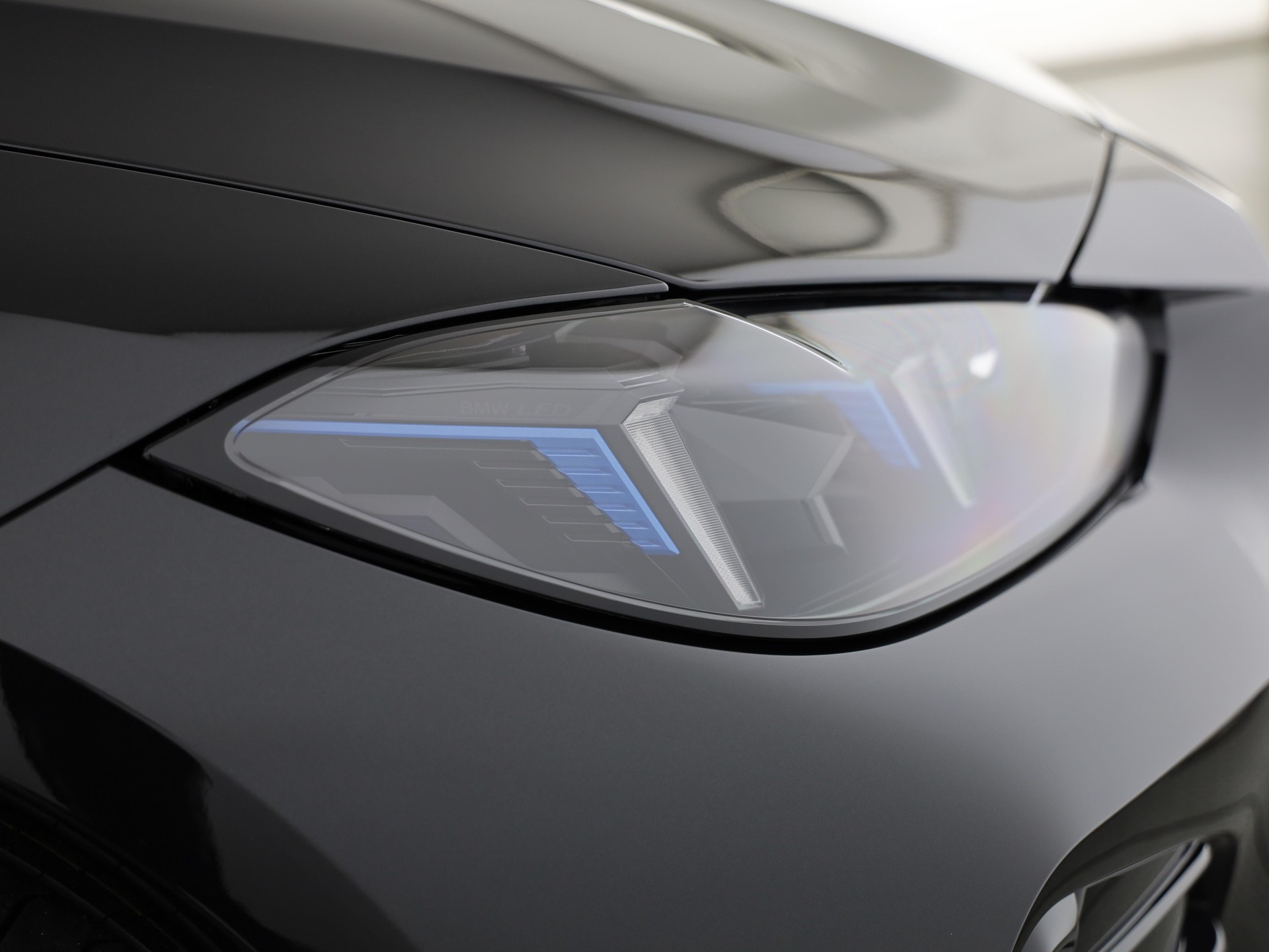 BMW i4 xDrive40-image-6