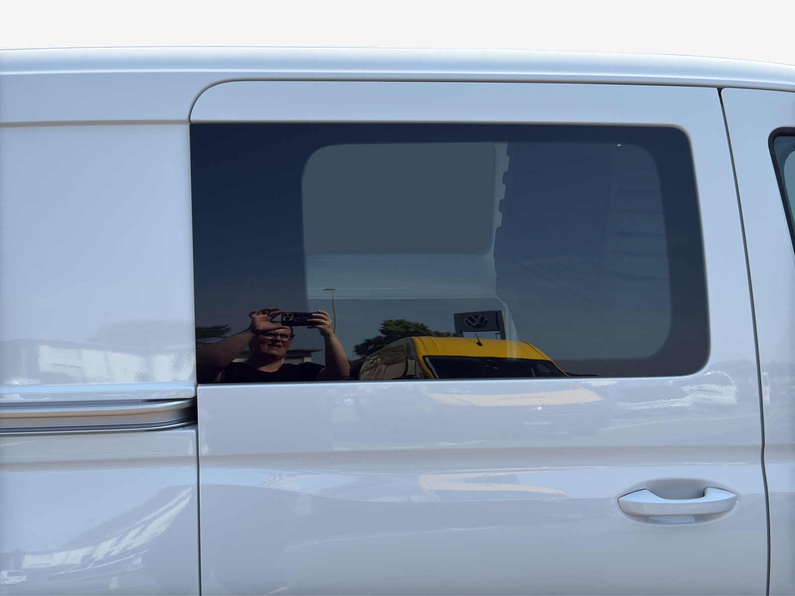 VW Caddy Cargo 1.5 TSI Plug in Hybrid DSG Maxi-image-13