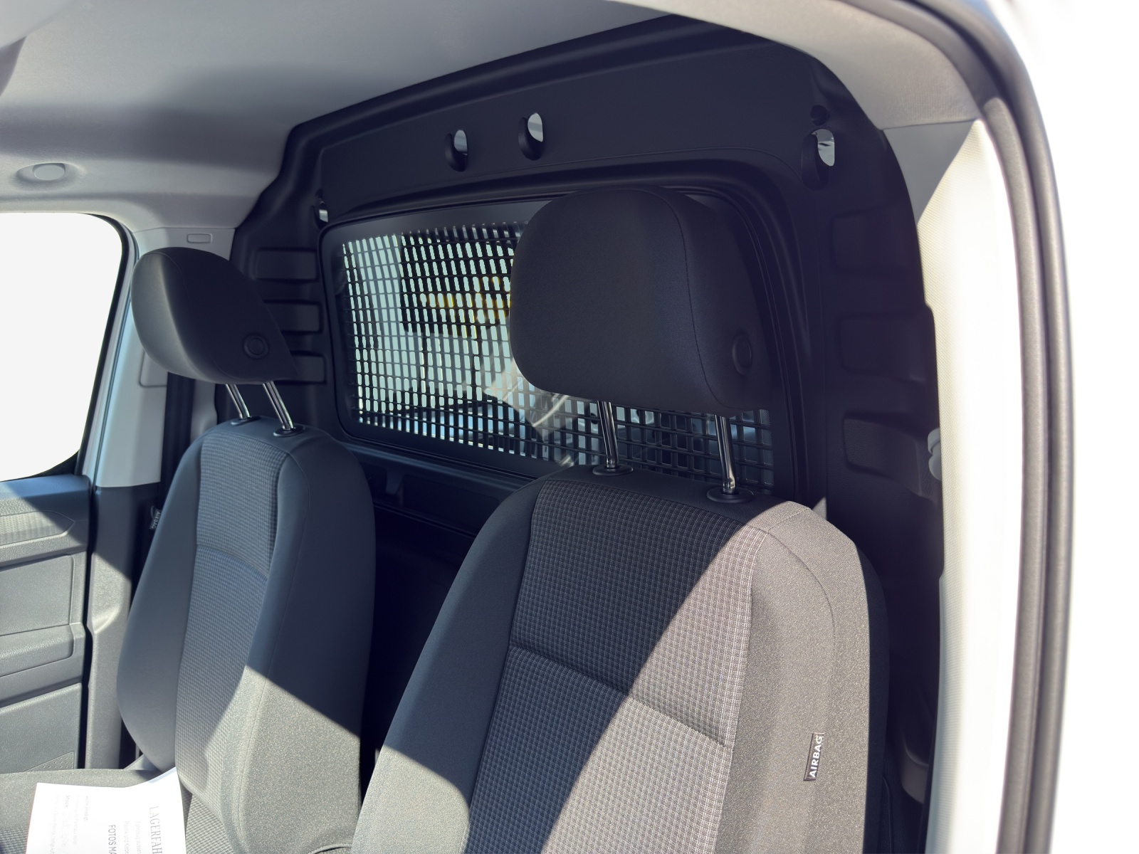 VW Caddy Cargo 1.5 TSI Plug in Hybrid DSG Maxi-image-11