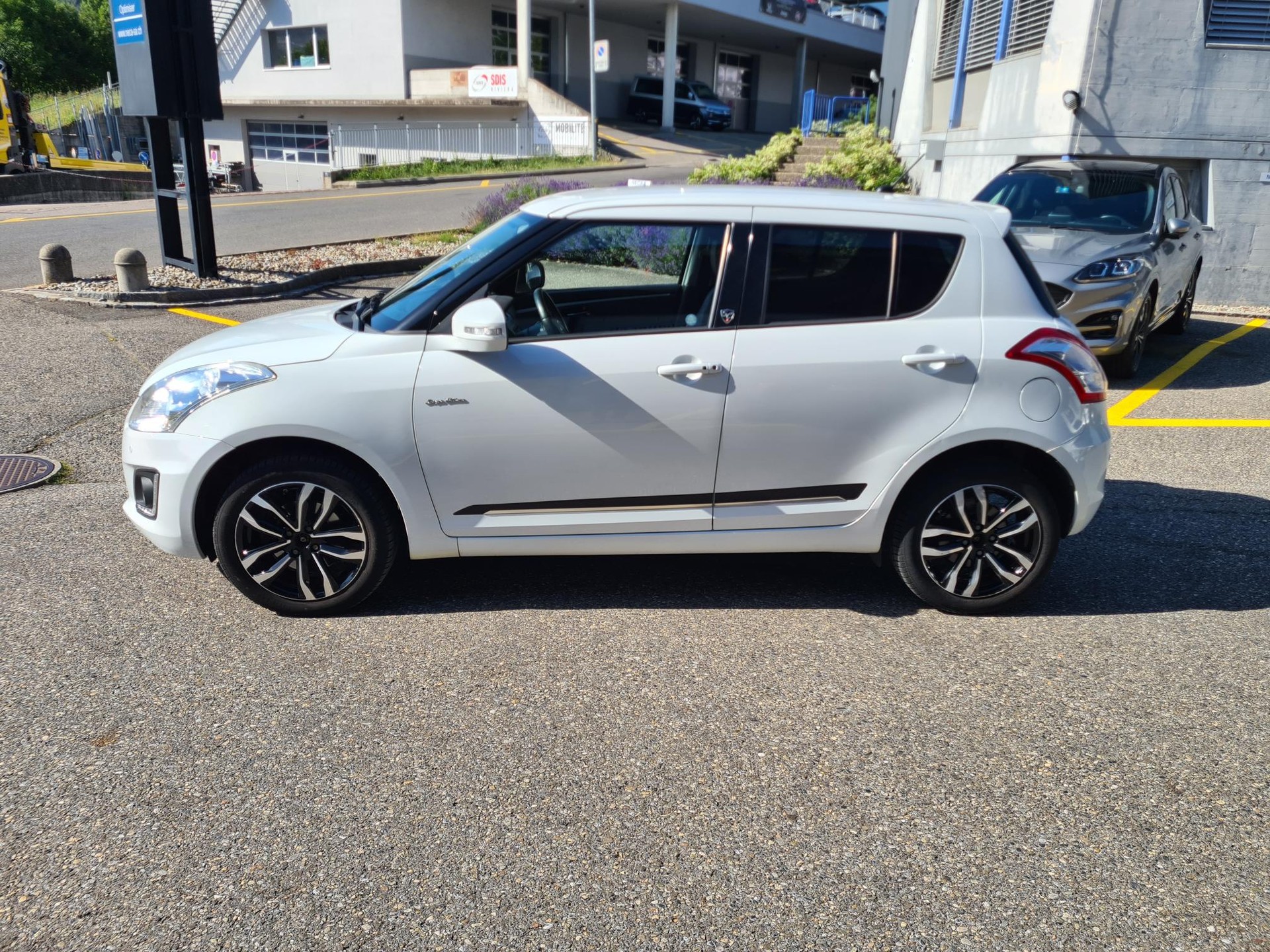 SUZUKI Swift 1.2i 16V Sergio Cellano Top 4x4-image-2