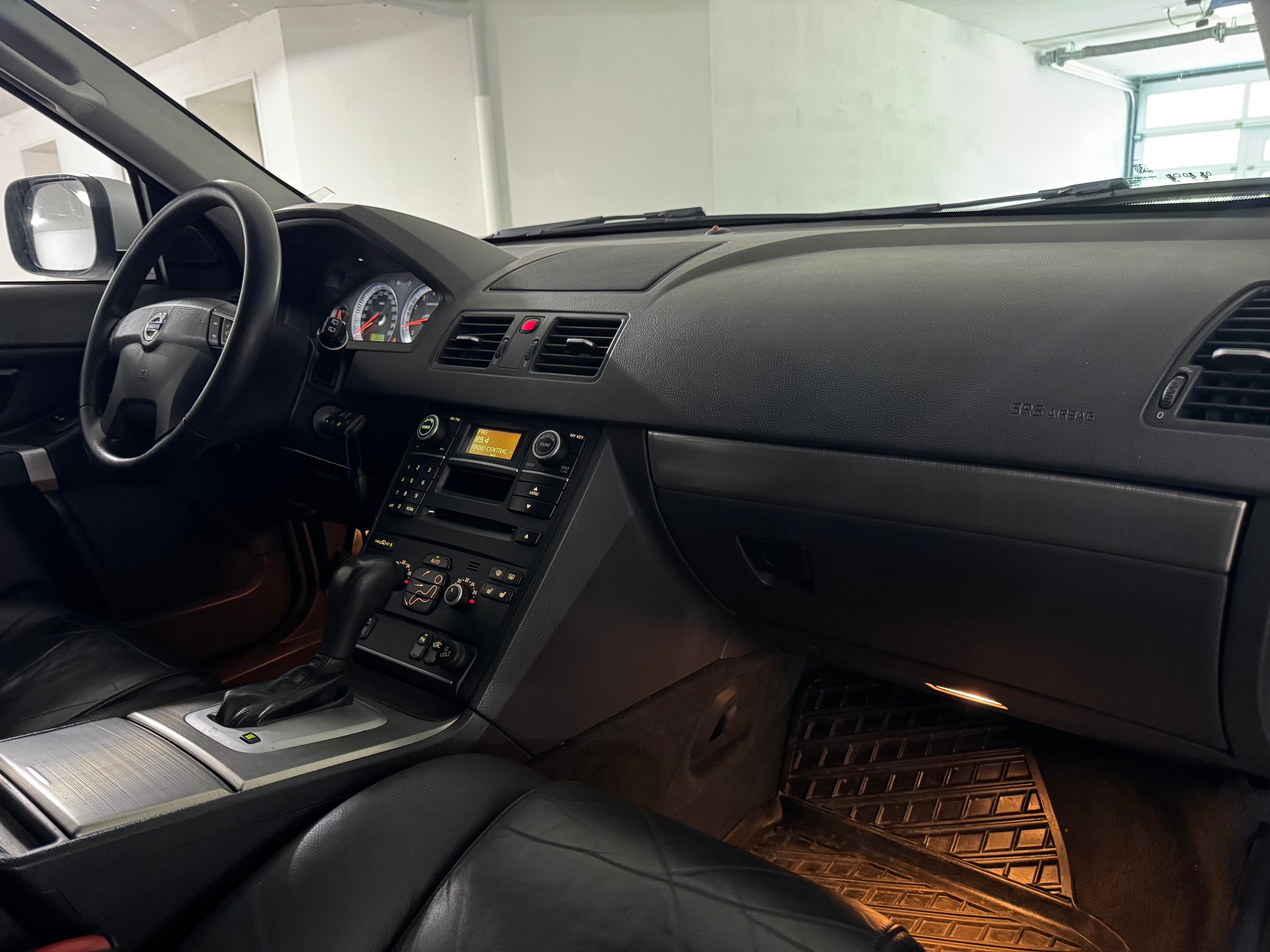 VOLVO XC90 2.5T AWD Summum Geartronic-image-13