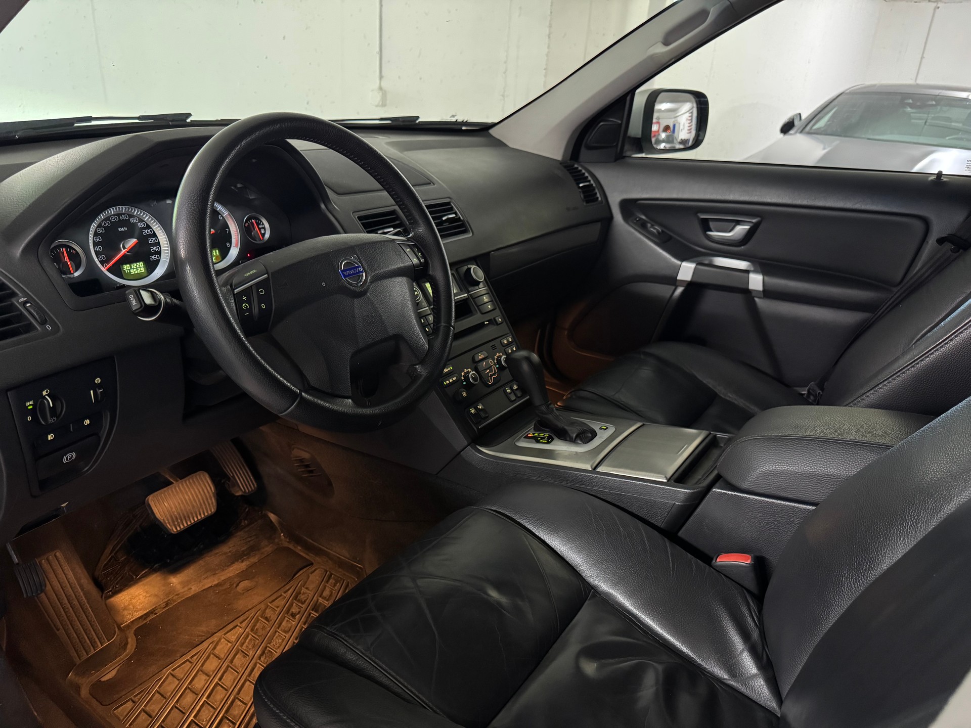 VOLVO XC90 2.5T AWD Summum Geartronic-image-9